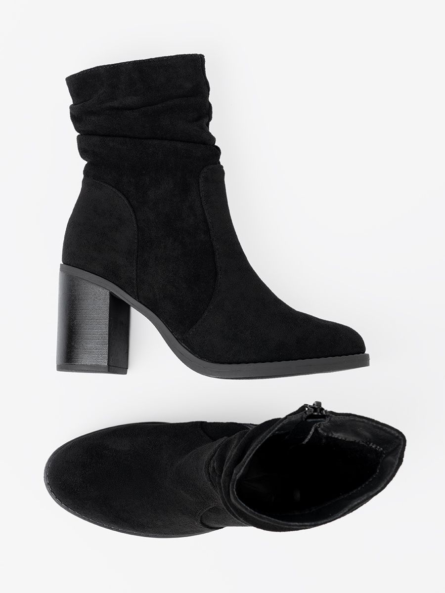 Elegant Black Ankle Boots with Block Heel and Gathered Shaft