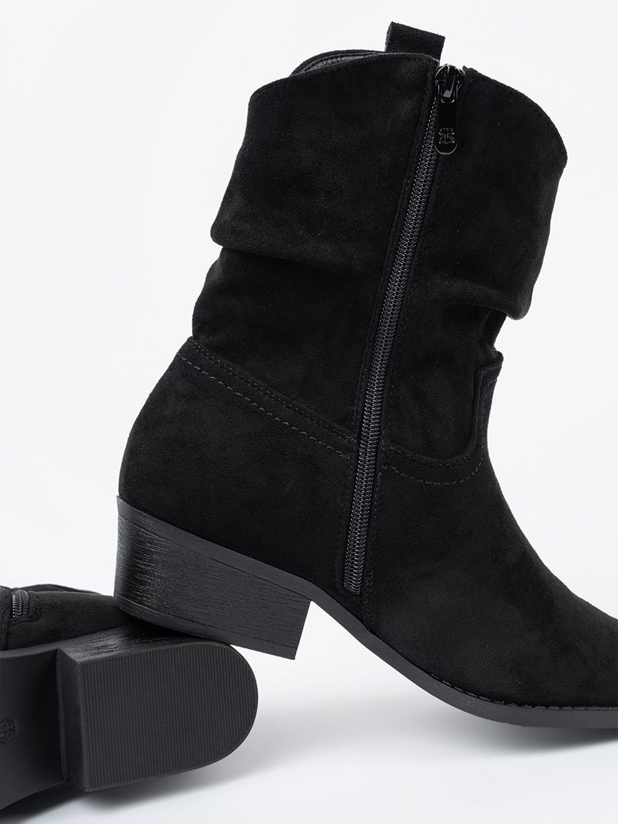 Black Ankle Boots with Classic Cut