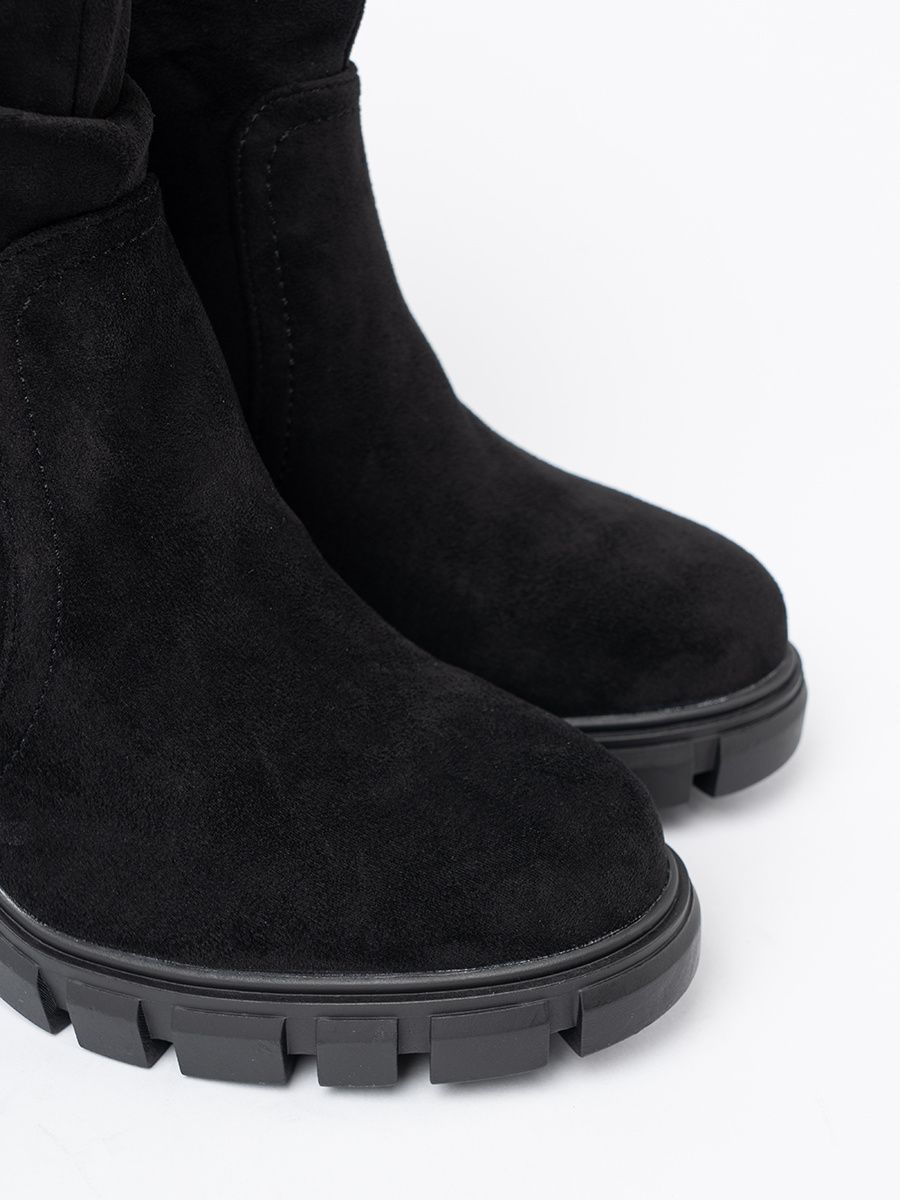 Stylish Black Ankle Boots with Ruffled Shaft