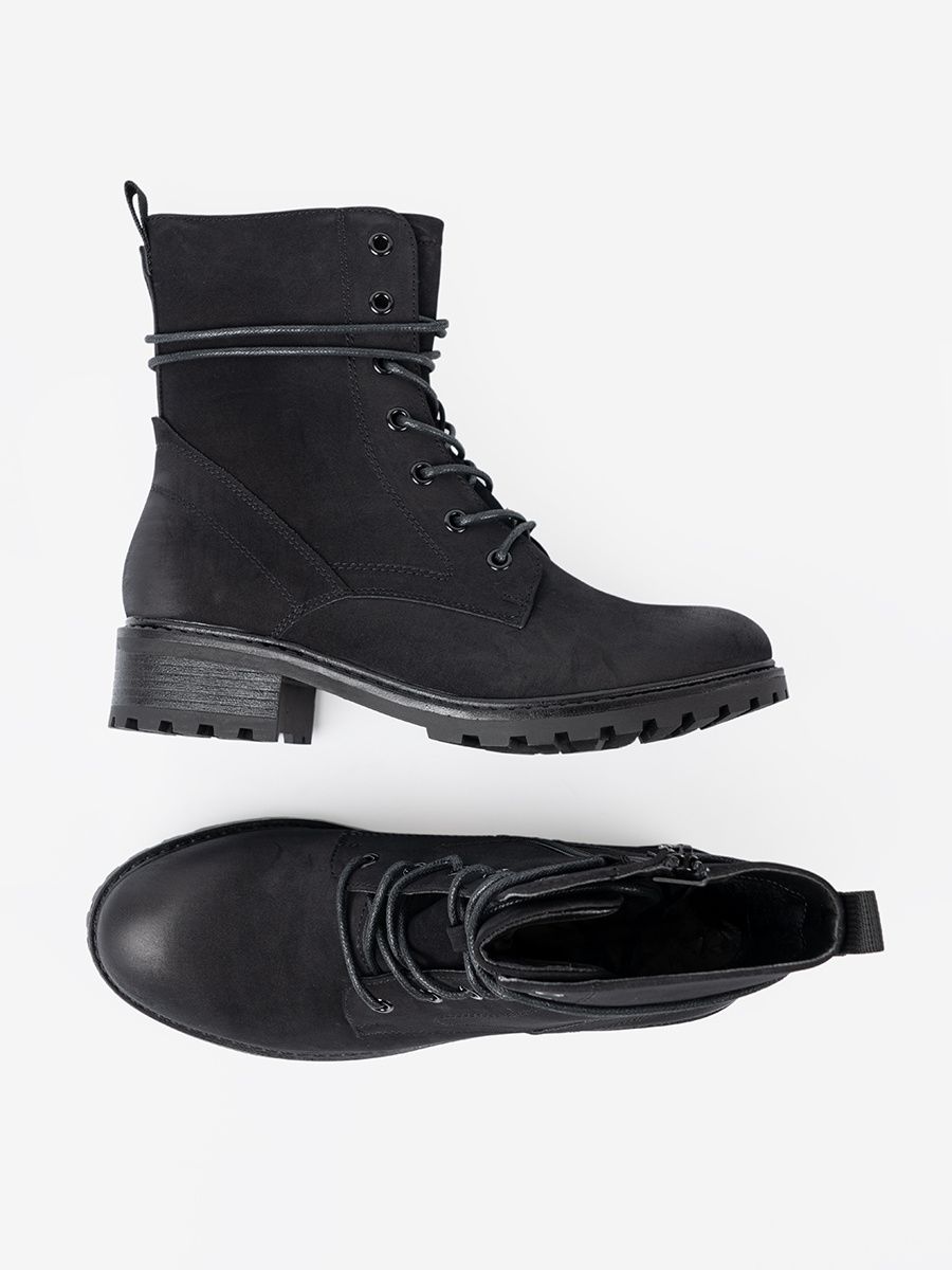 Trendy Black Workers with Decorative Lacing