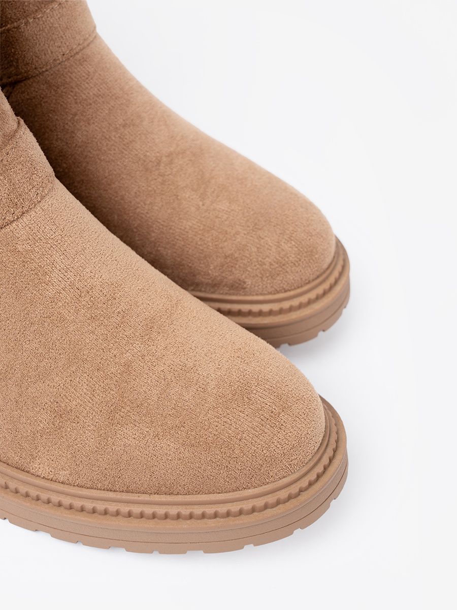 Caramel ankle boots with decorative gold buckles