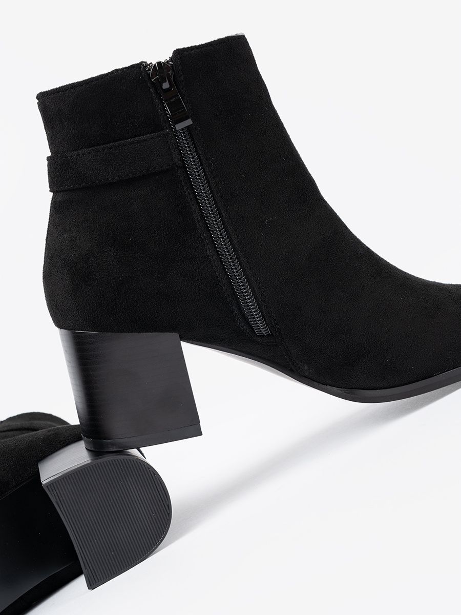 Stylish Black Ankle Boots with Elegant Embellishment
