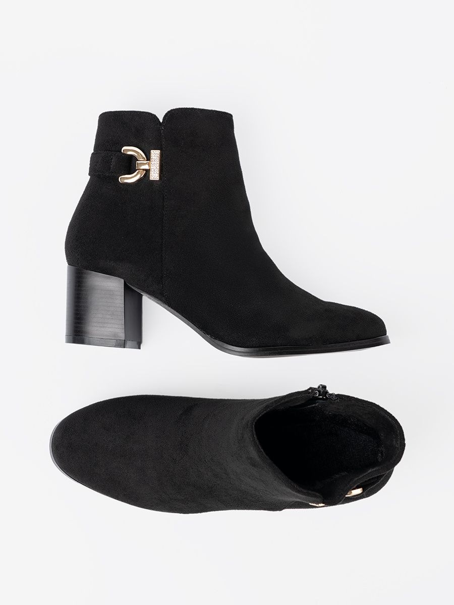 Stylish Black Ankle Boots with Elegant Embellishment