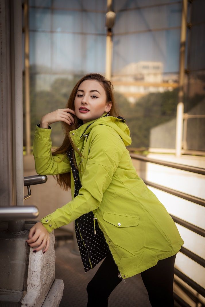 Reversible parka dots light green