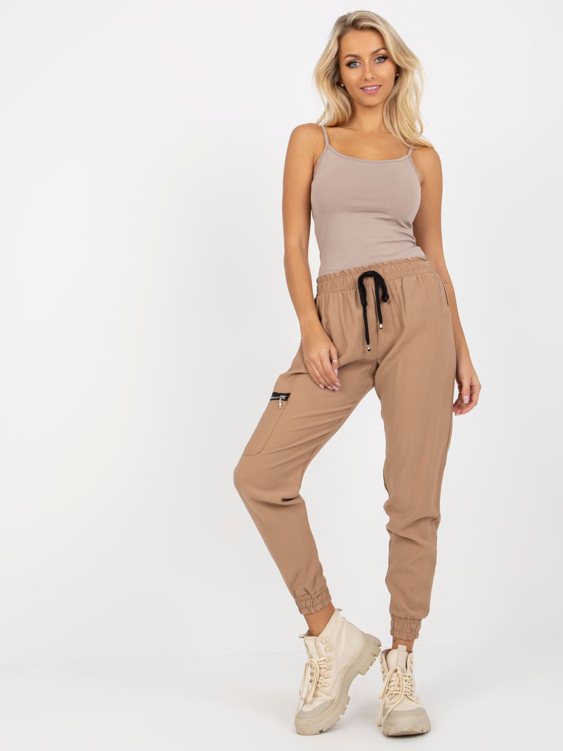 Beige Cargo Sweatpants with Pockets ZULUNA