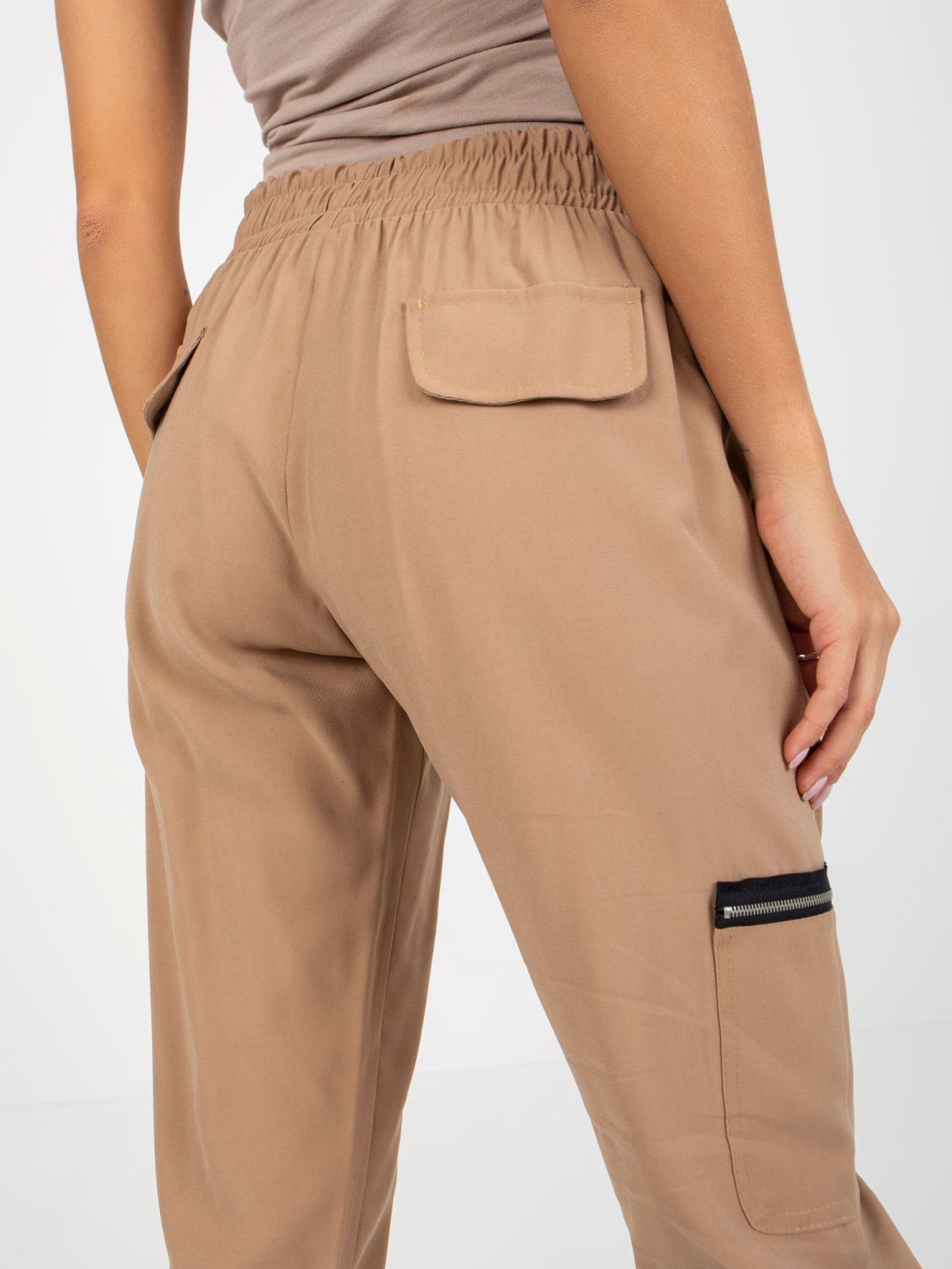Beige Cargo Sweatpants with Pockets ZULUNA