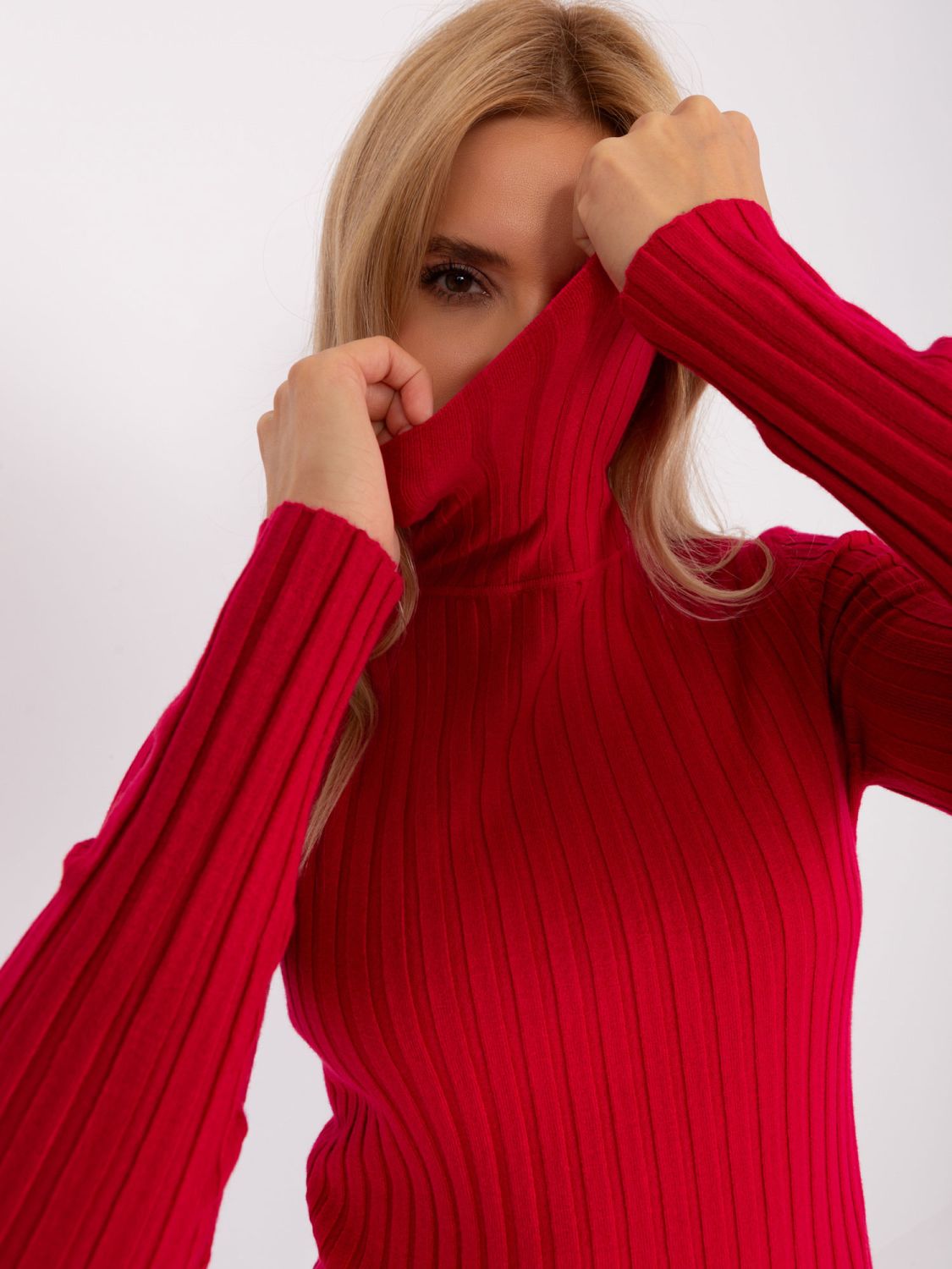 Red Women's Sweater with Turtleneck Made of Viscose