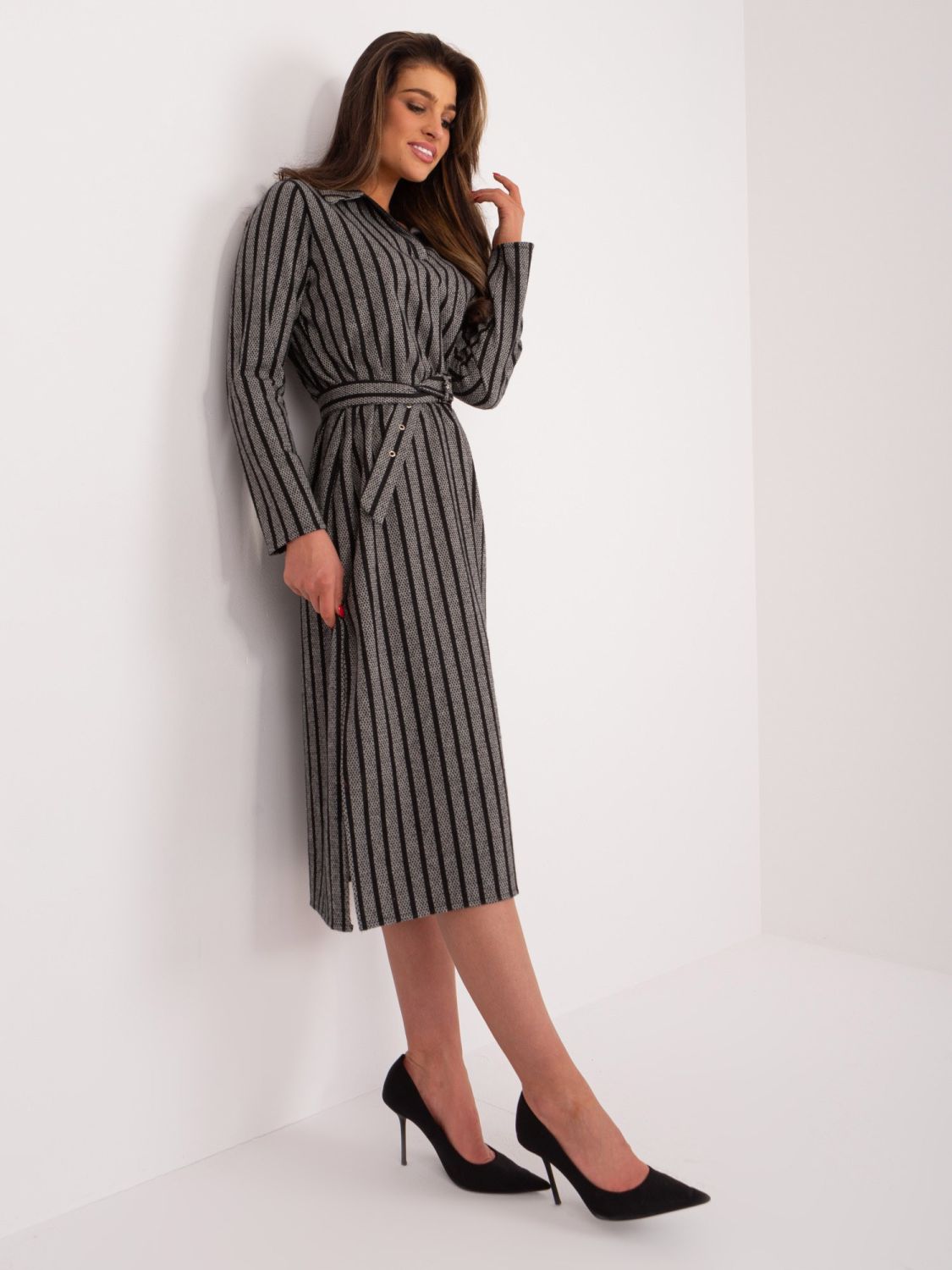 Elegant Midi Dress with Stripes