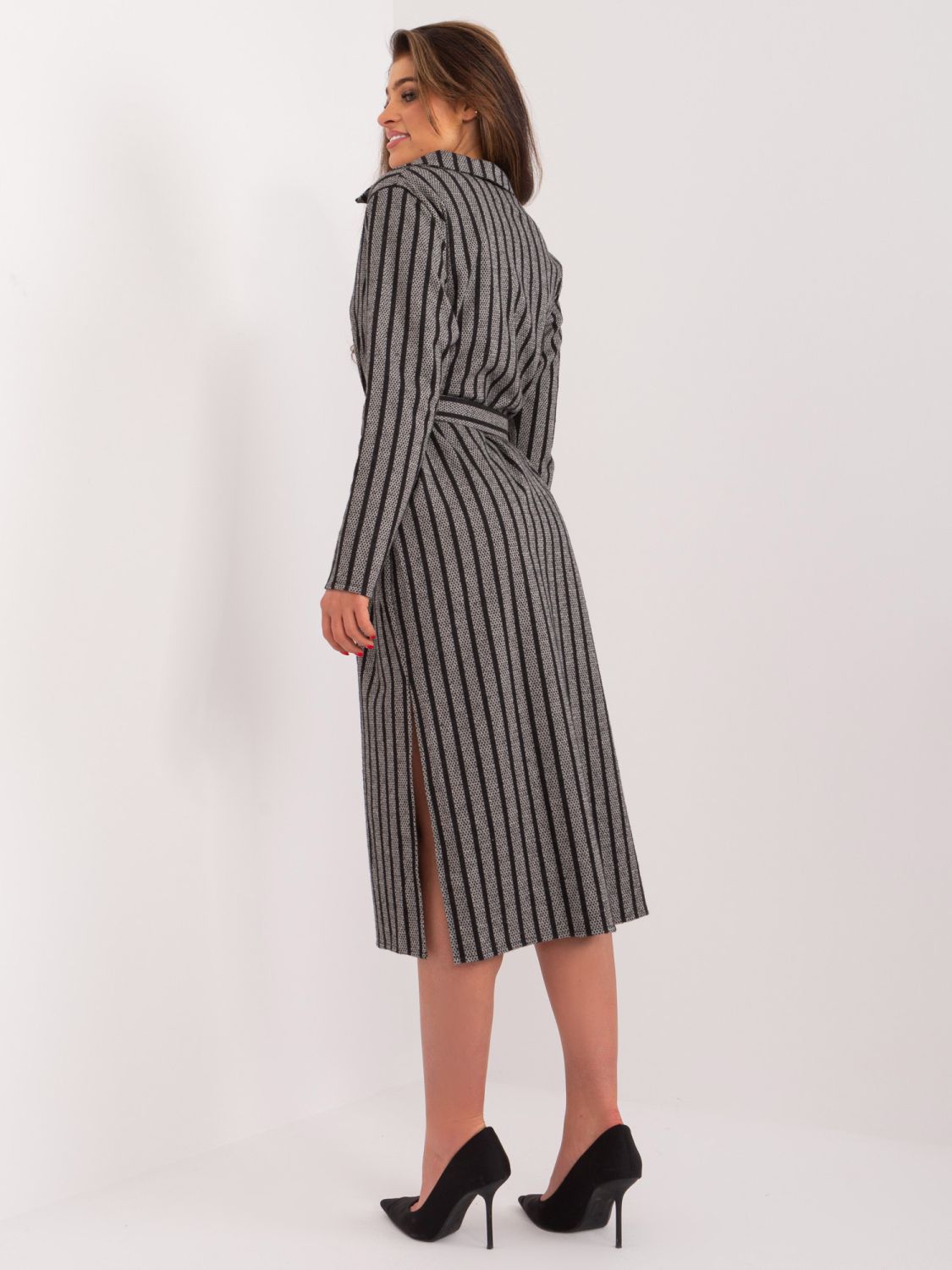 Elegant Midi Dress with Stripes