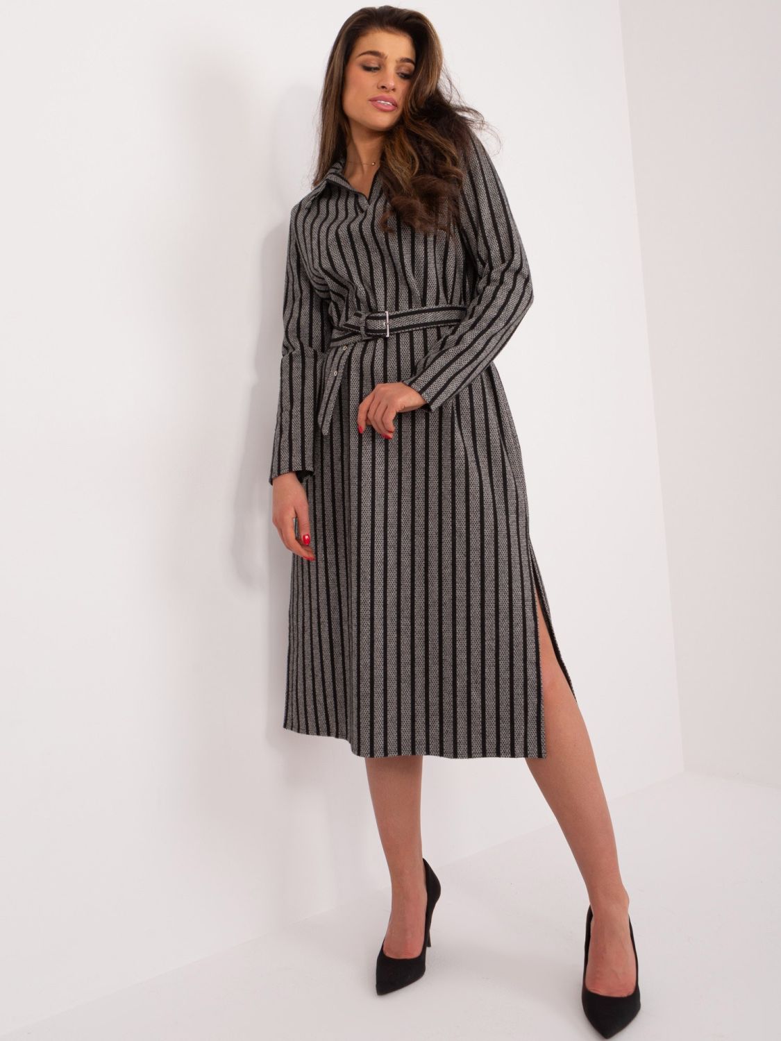 Elegant Midi Dress with Stripes