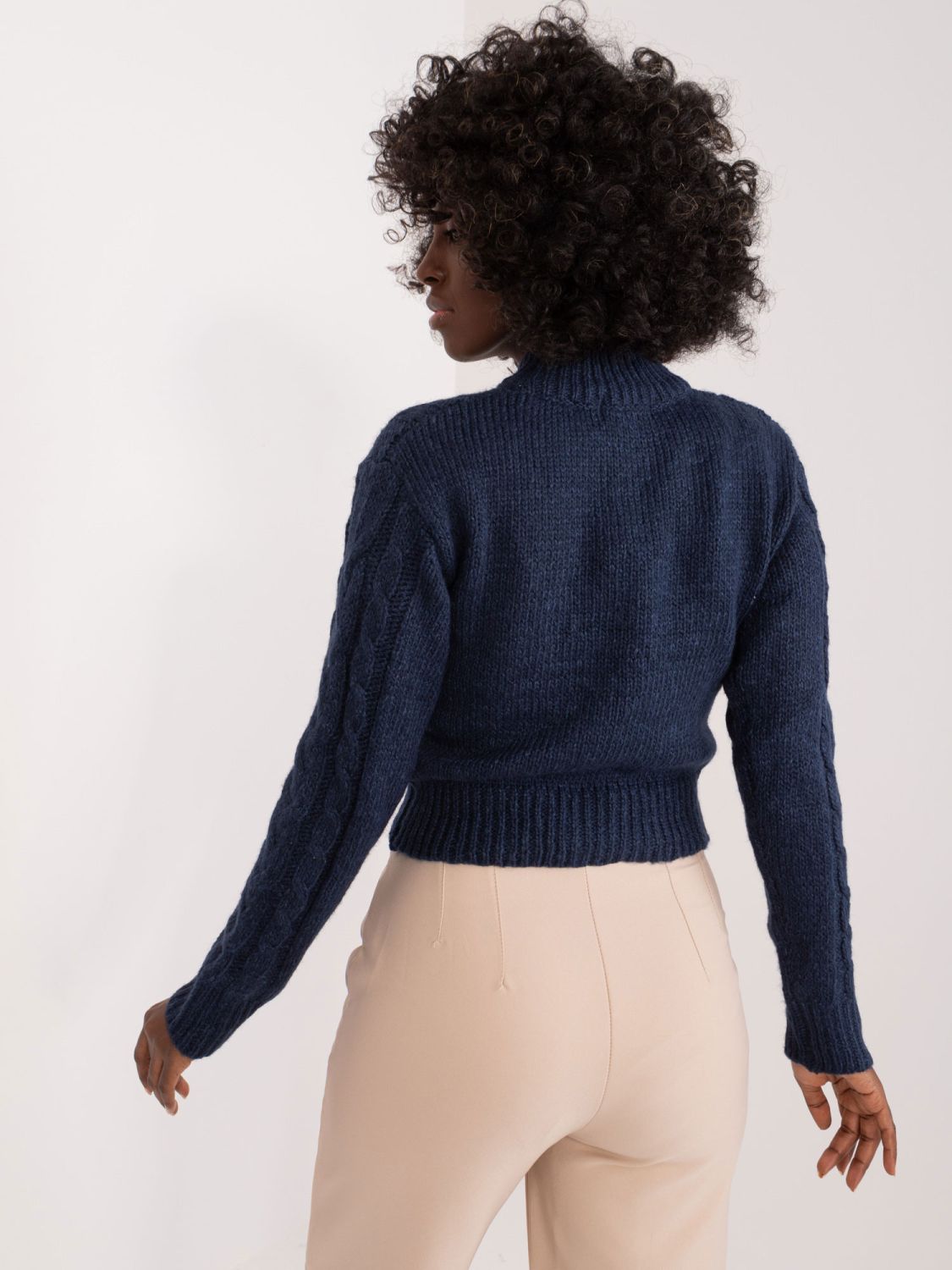 Elegant Blue Sweater with Long Sleeves