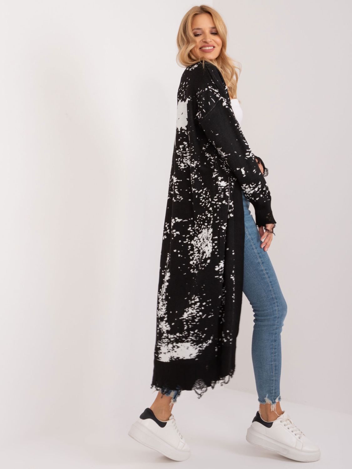 Stylish Black Cardigan with Long Sleeves