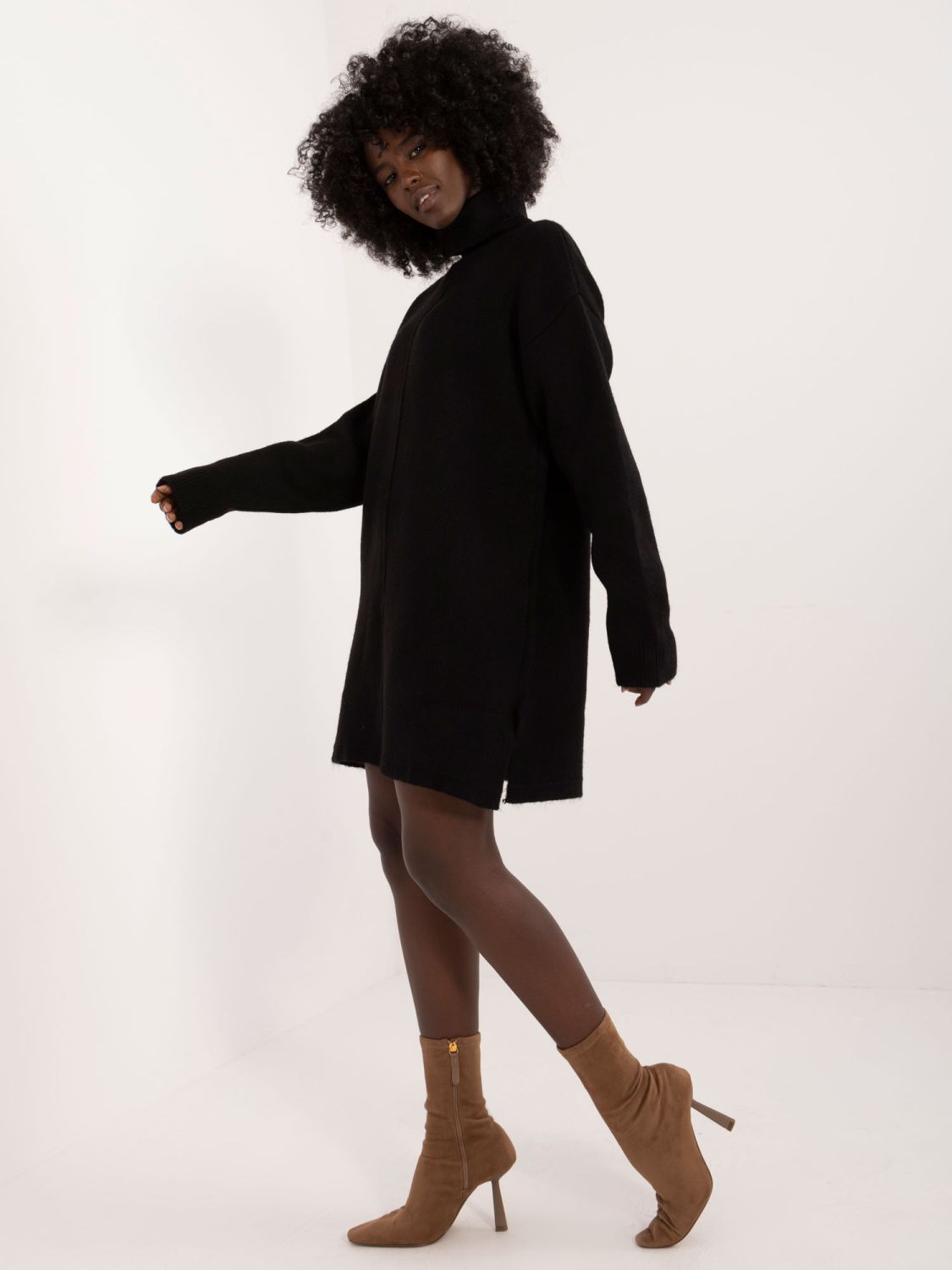Elegant Black Mini Dress with Long Sleeves
