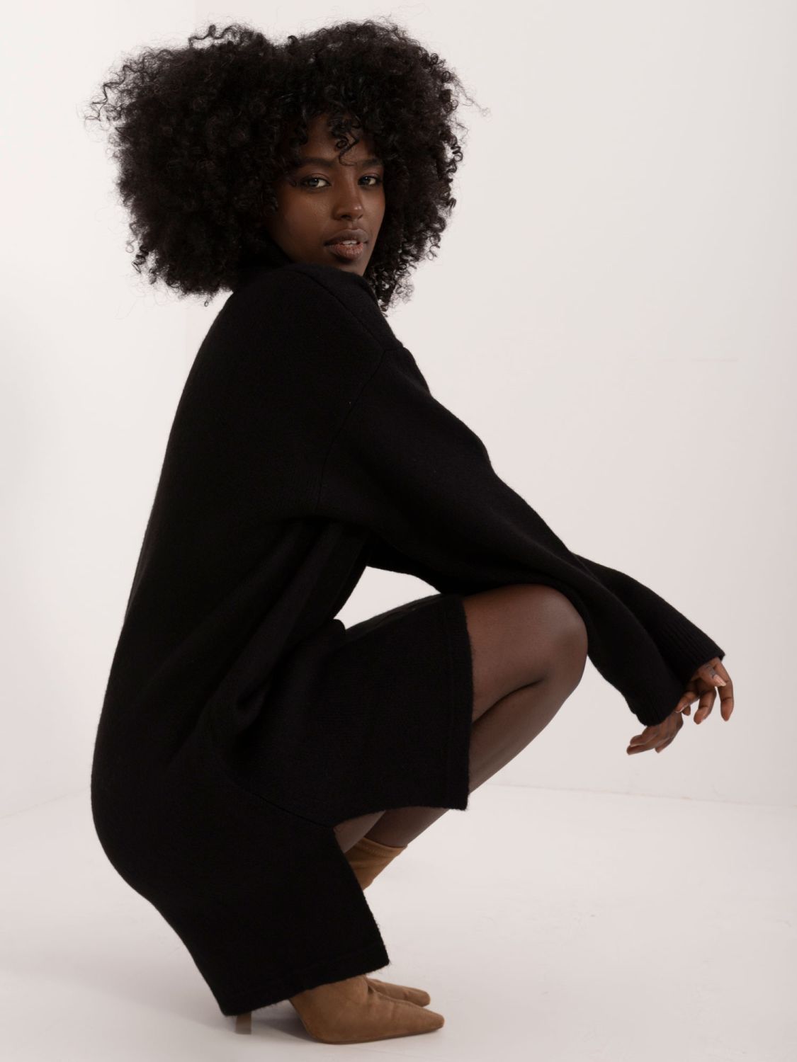 Elegant Black Mini Dress with Long Sleeves