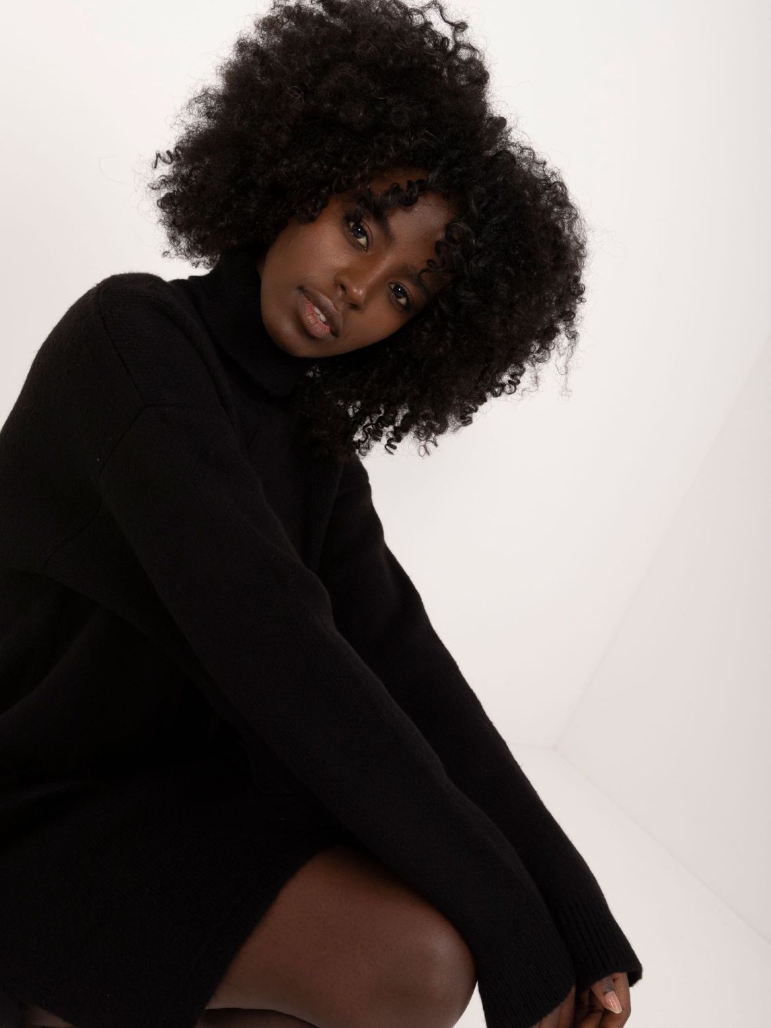 Elegant Black Mini Dress with Long Sleeves