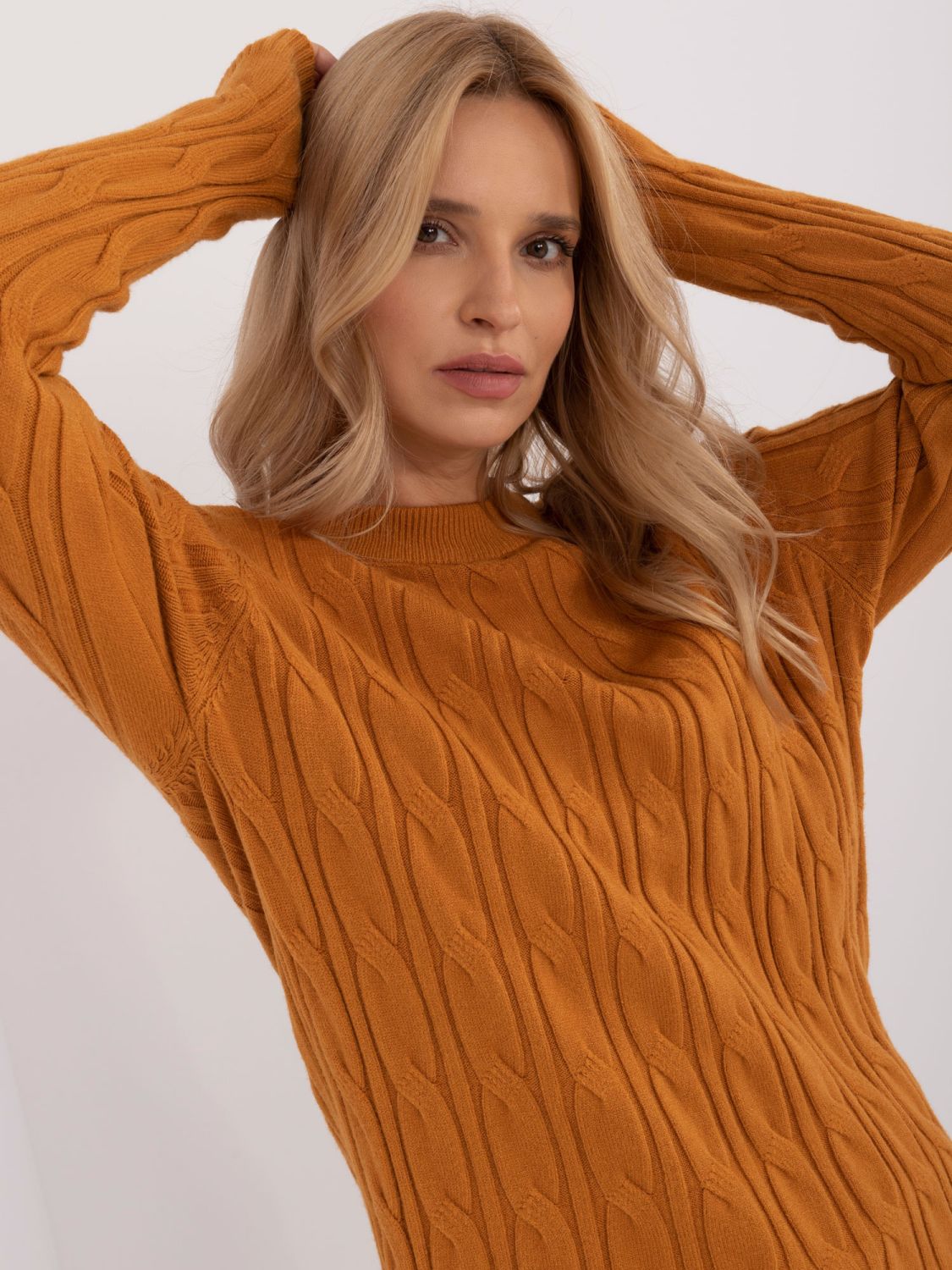 Comfortable Yellow Sweater with Long Sleeves