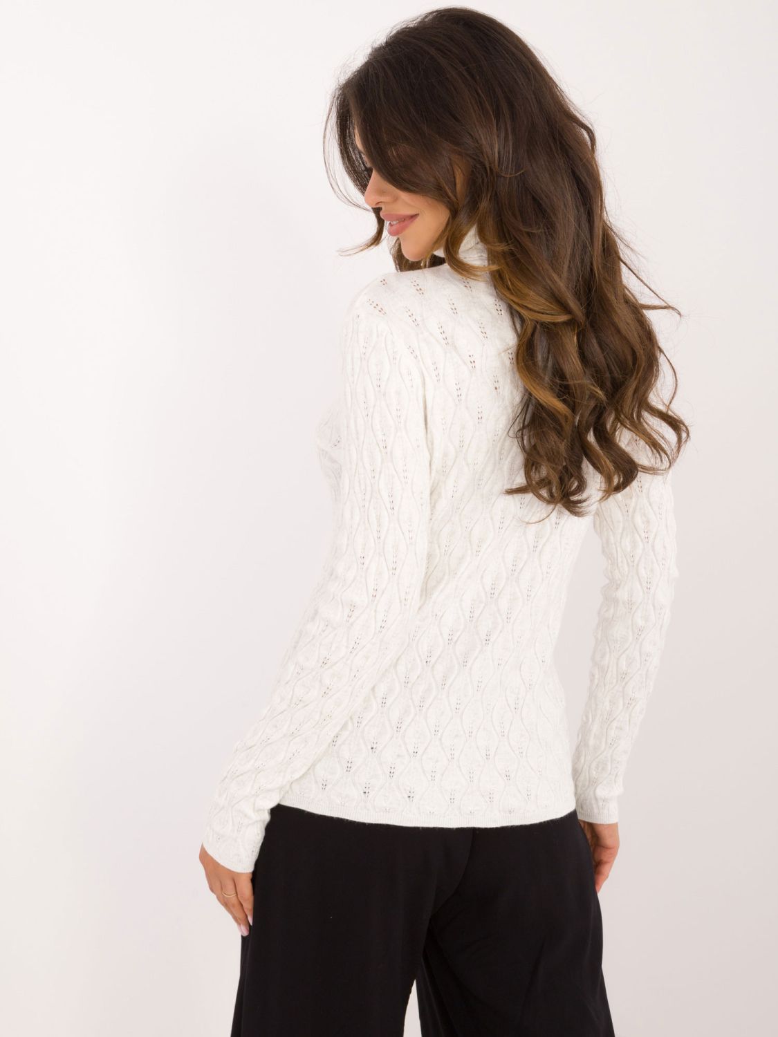 Elegant ecru sweater with turtleneck
