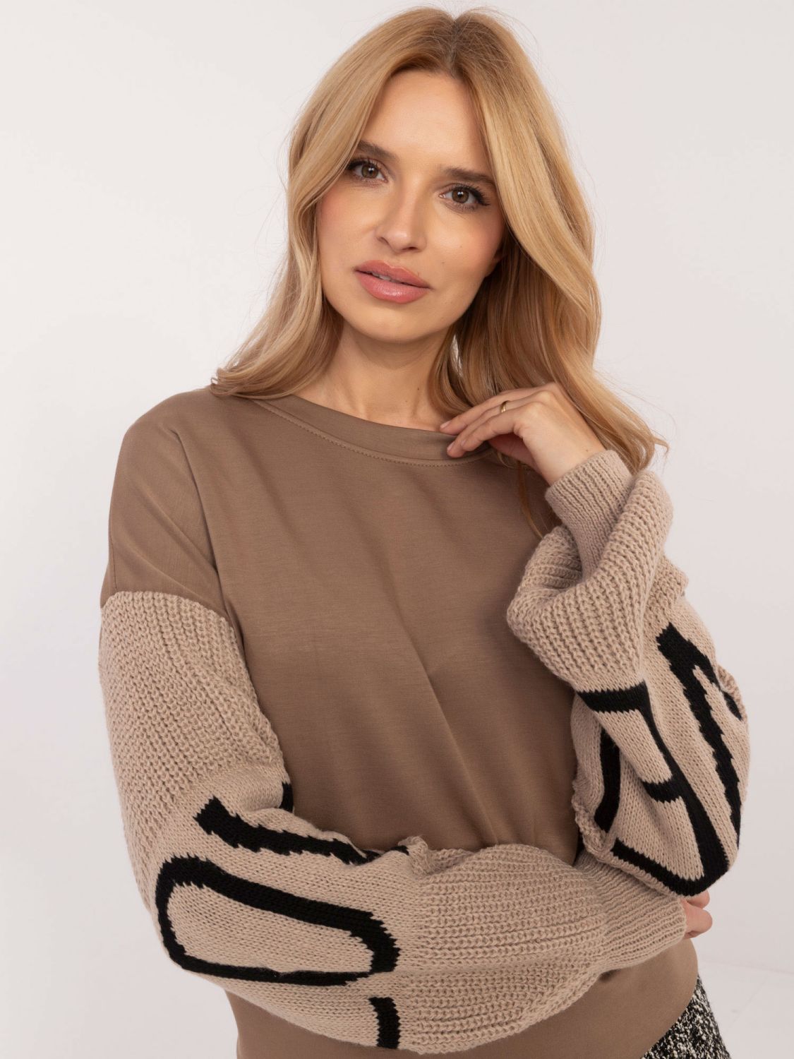 Stylish Beige Sweatshirt