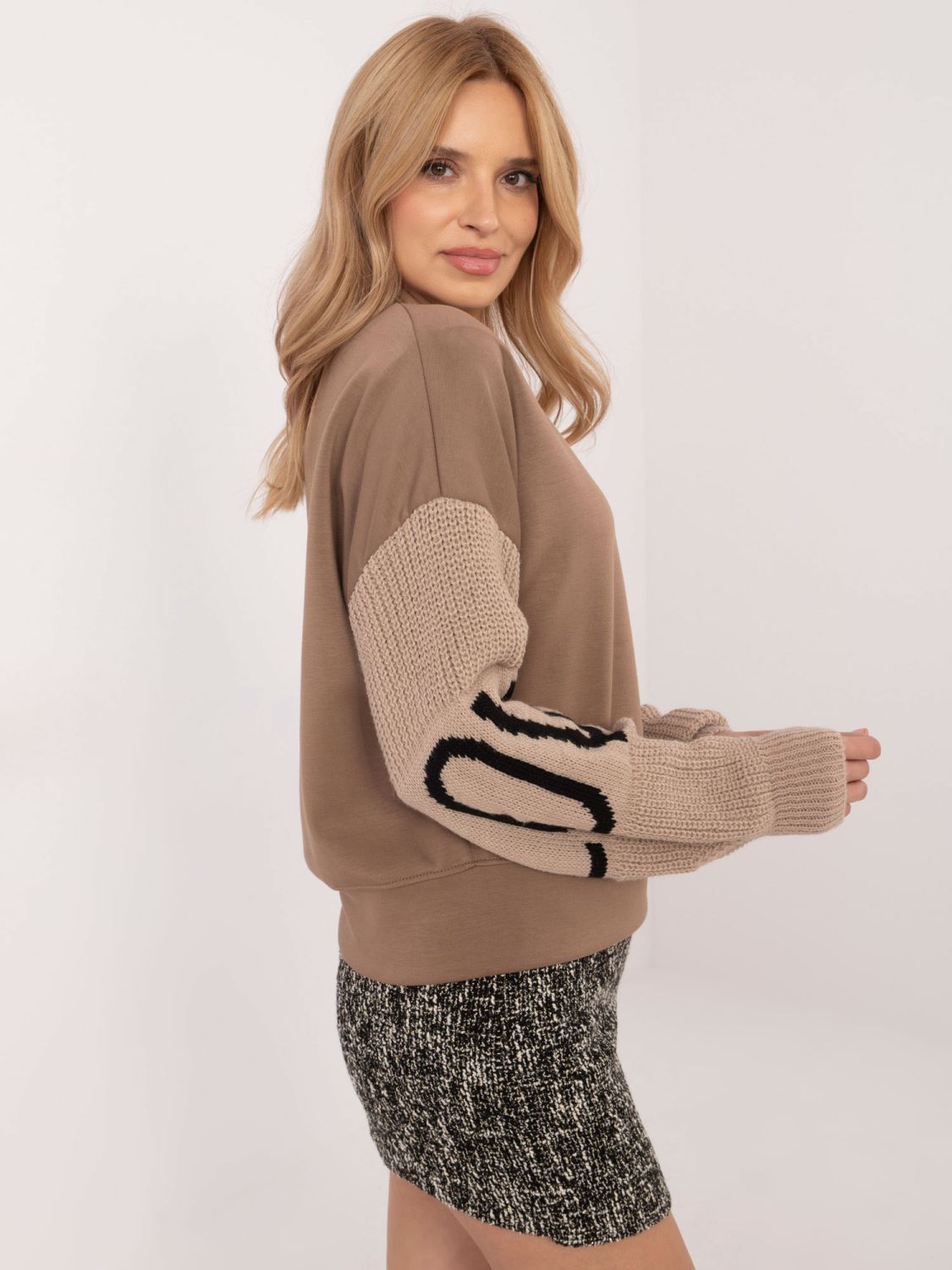 Stylish Beige Sweatshirt