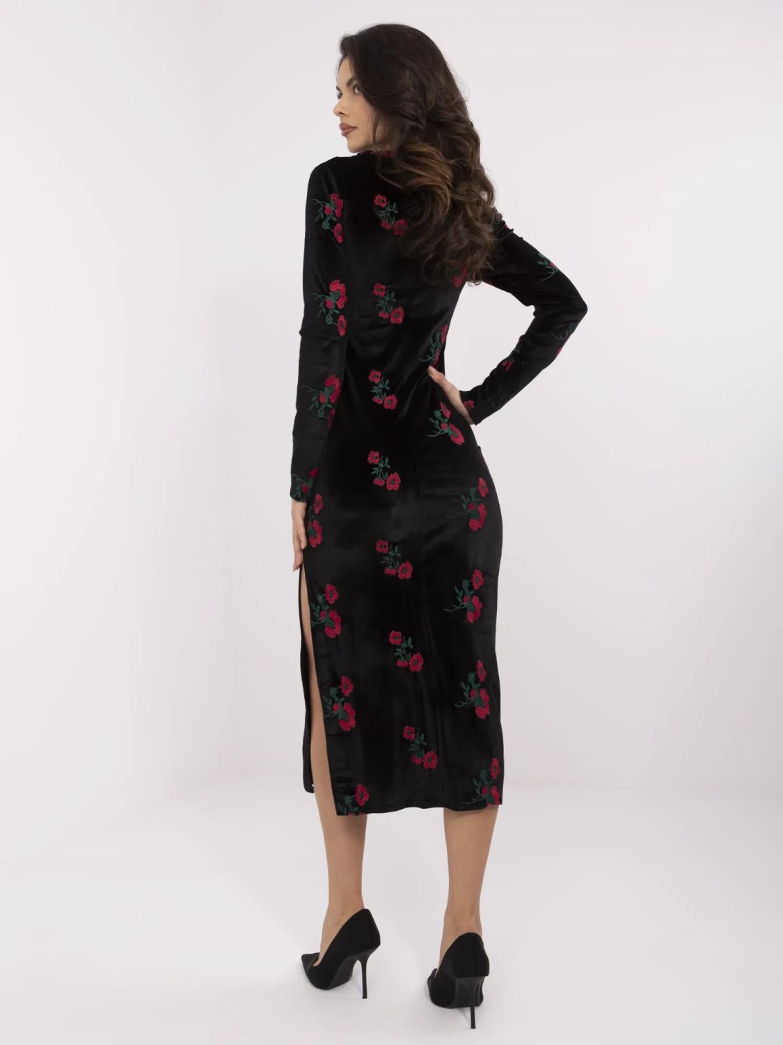 Elegant Midi Dress with Long Sleeves