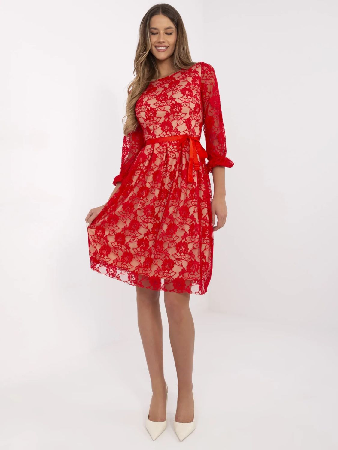 Elegant Red Midi Dress with 3/4 Sleeves