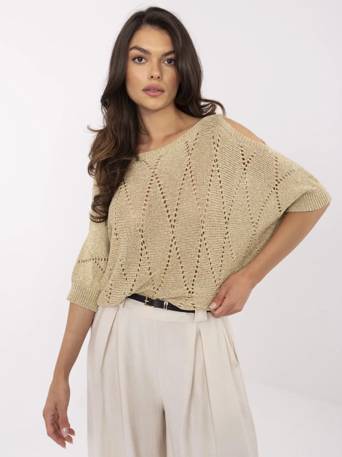 Elegant gold sweater with 3/4 sleeves