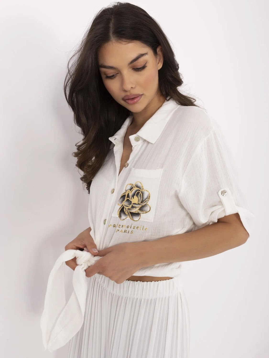 Elegant ecru blouse with 3/4 sleeves