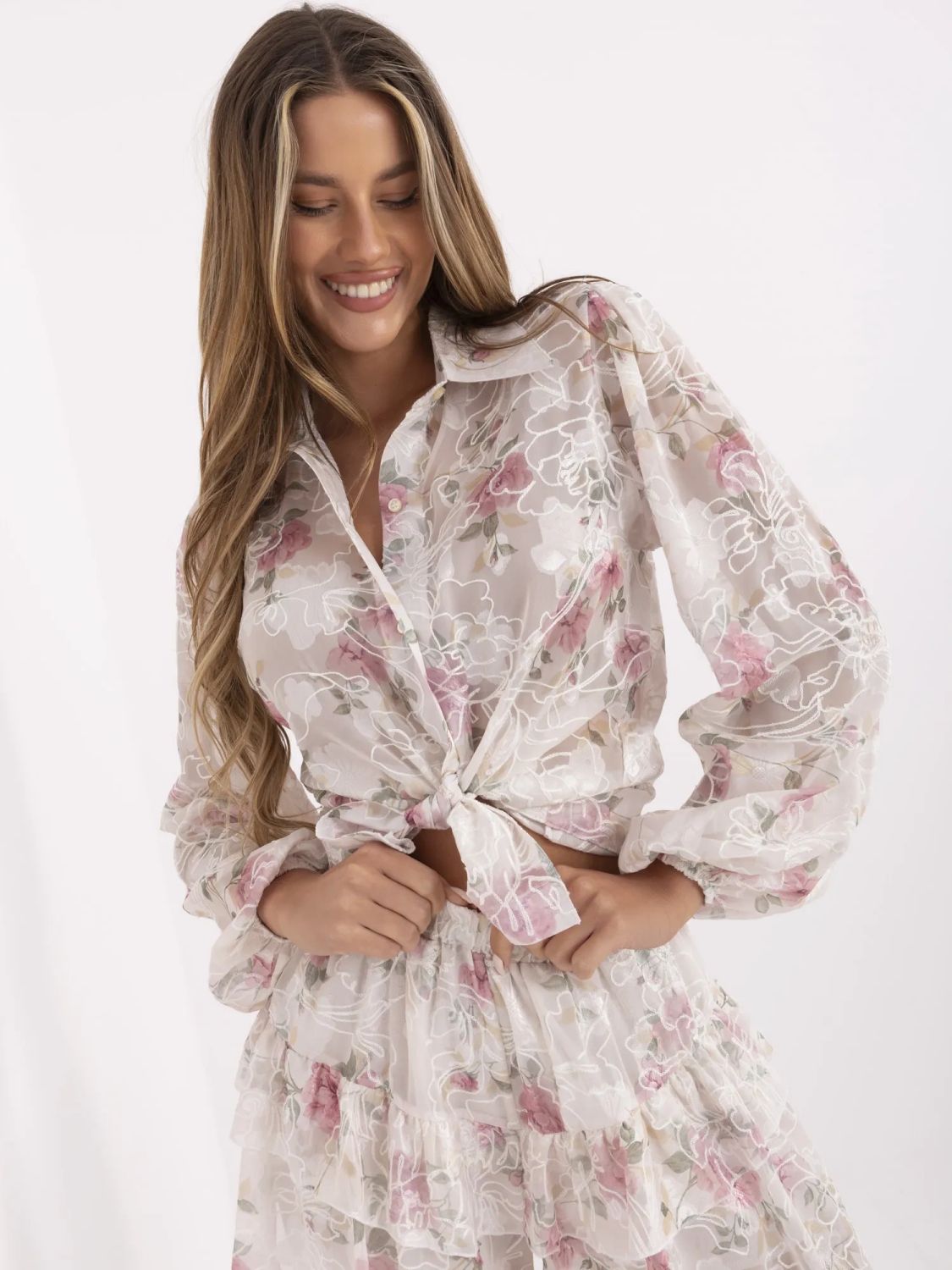 Elegant Set with Floral Pattern in Light Pink