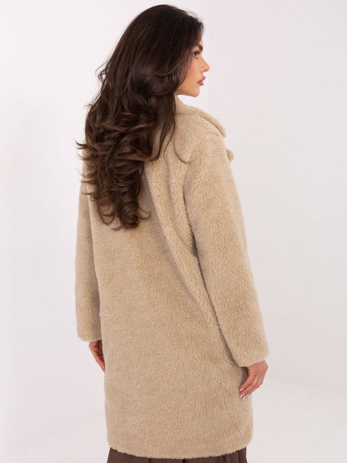 Beige women's coat with lining and pockets