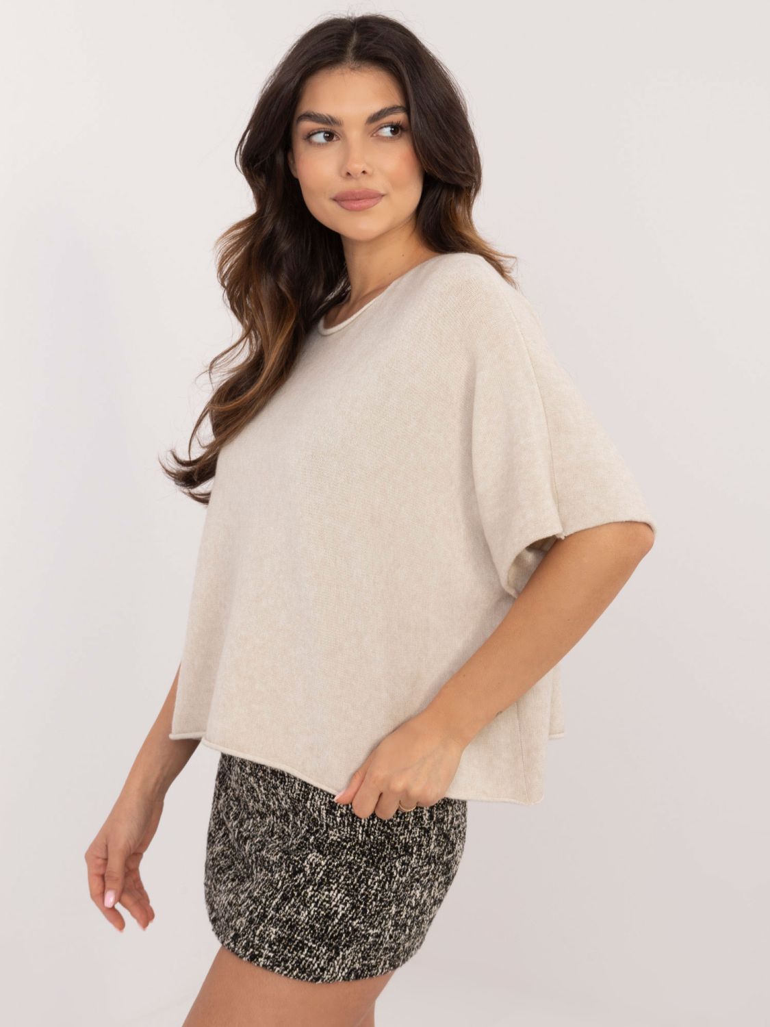Beige elegant sweater with 3/4 sleeves