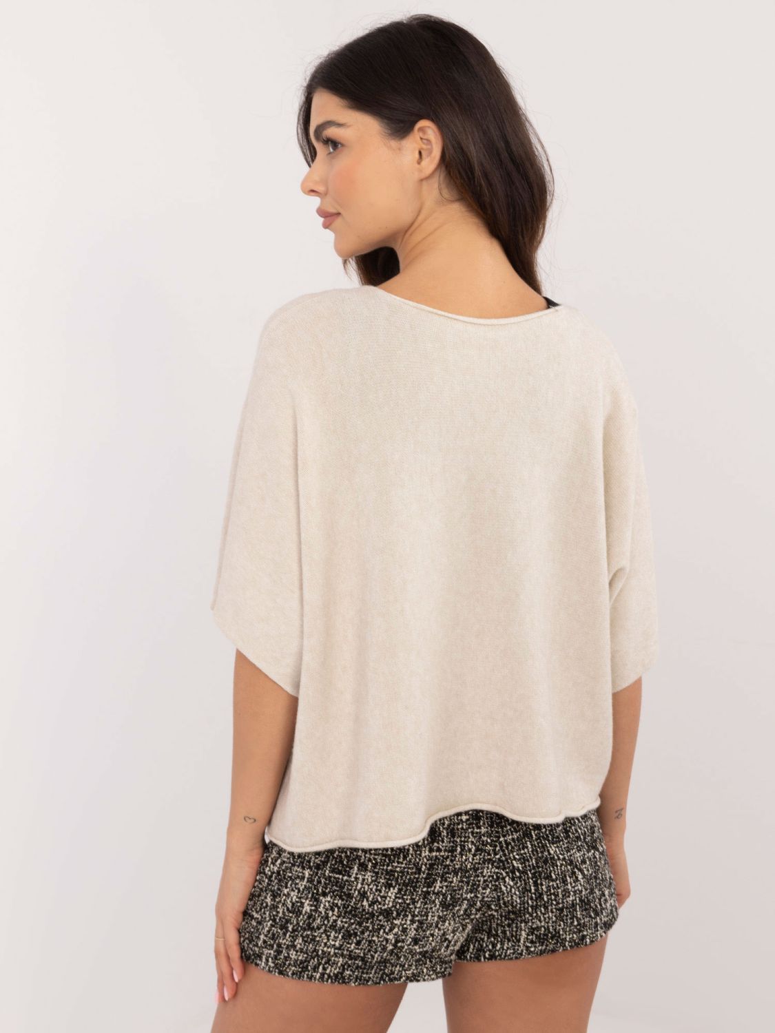 Beige elegant sweater with 3/4 sleeves