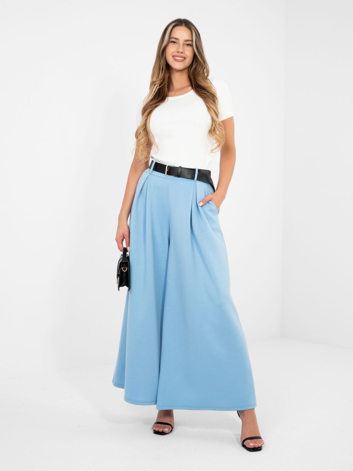 White ribbed cotton blouse with short sleeves