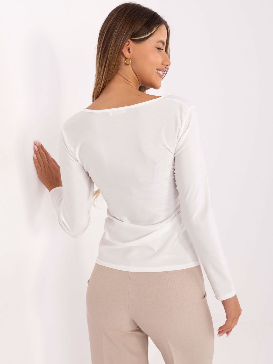 Elegant White Blouse with Long Sleeves