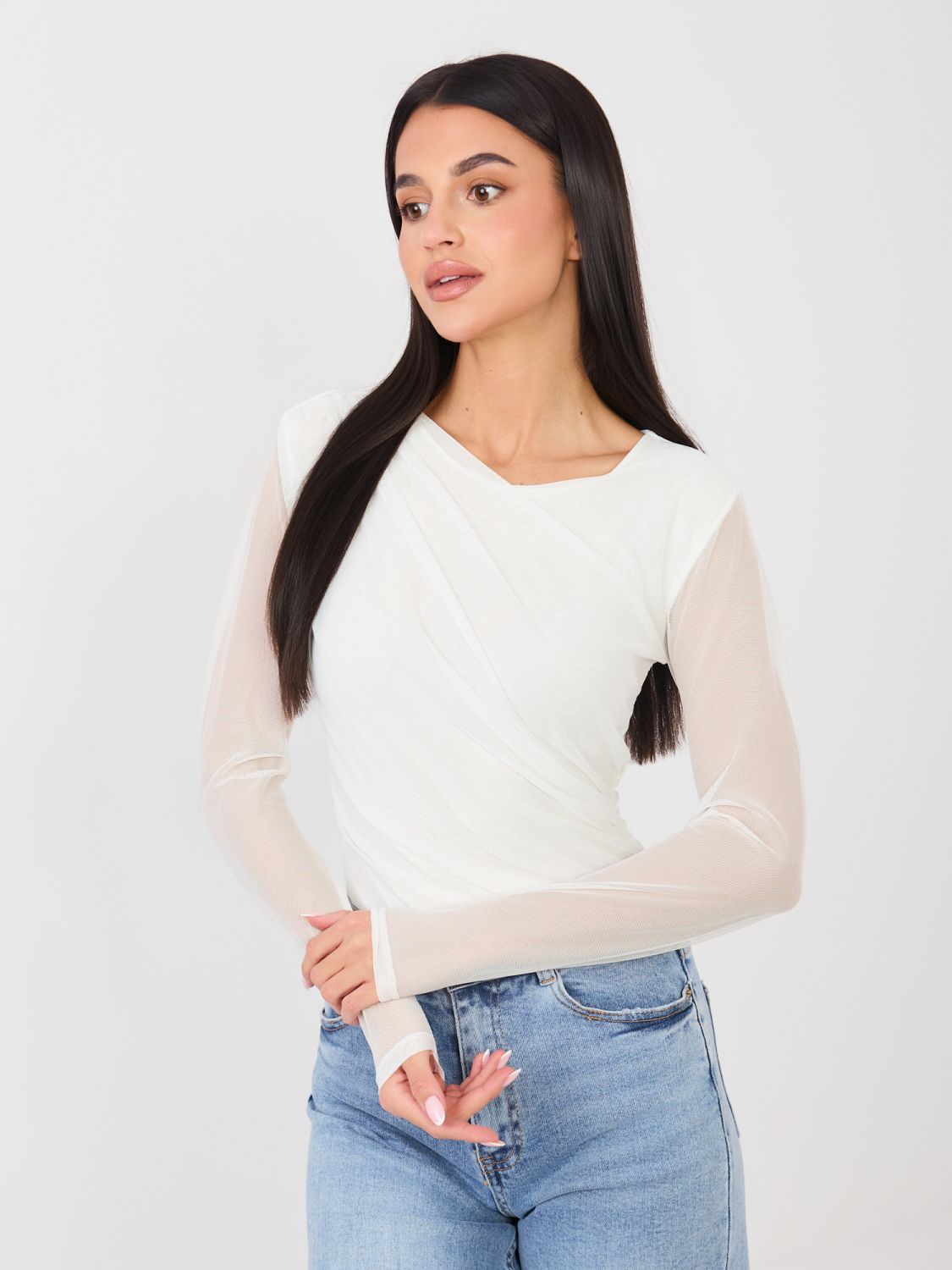 Elegant white bodysuit with long sleeves and round neckline