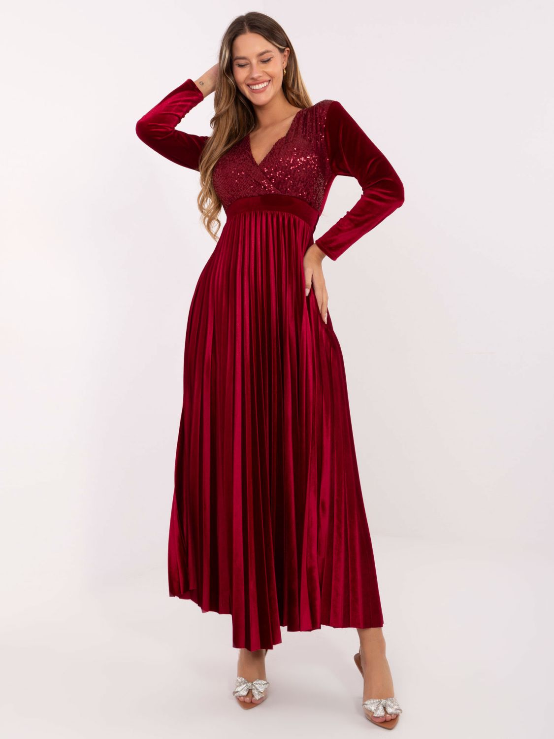Burgundy maxi dress with belt and sequins
