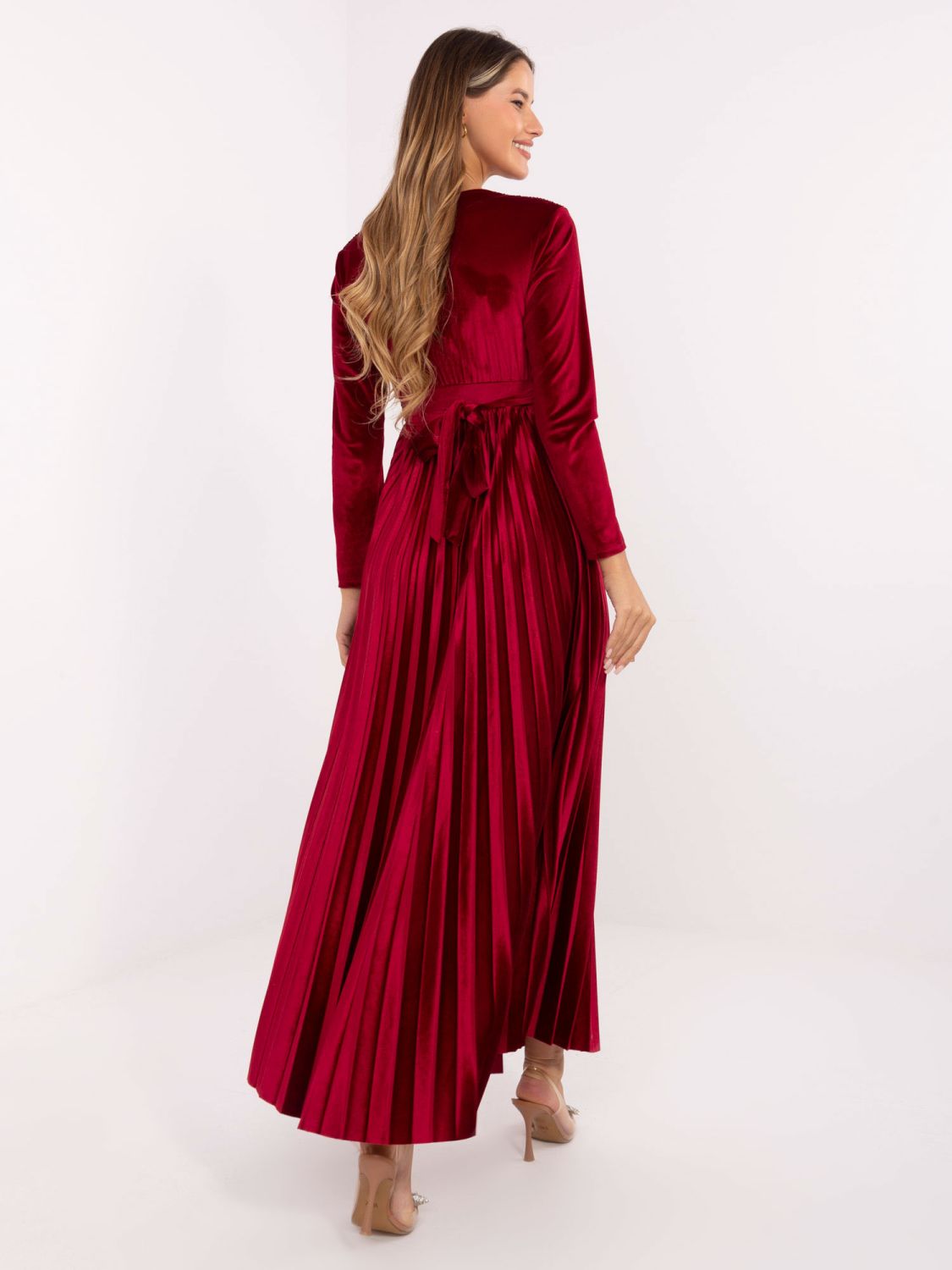 Burgundy maxi dress with belt and sequins