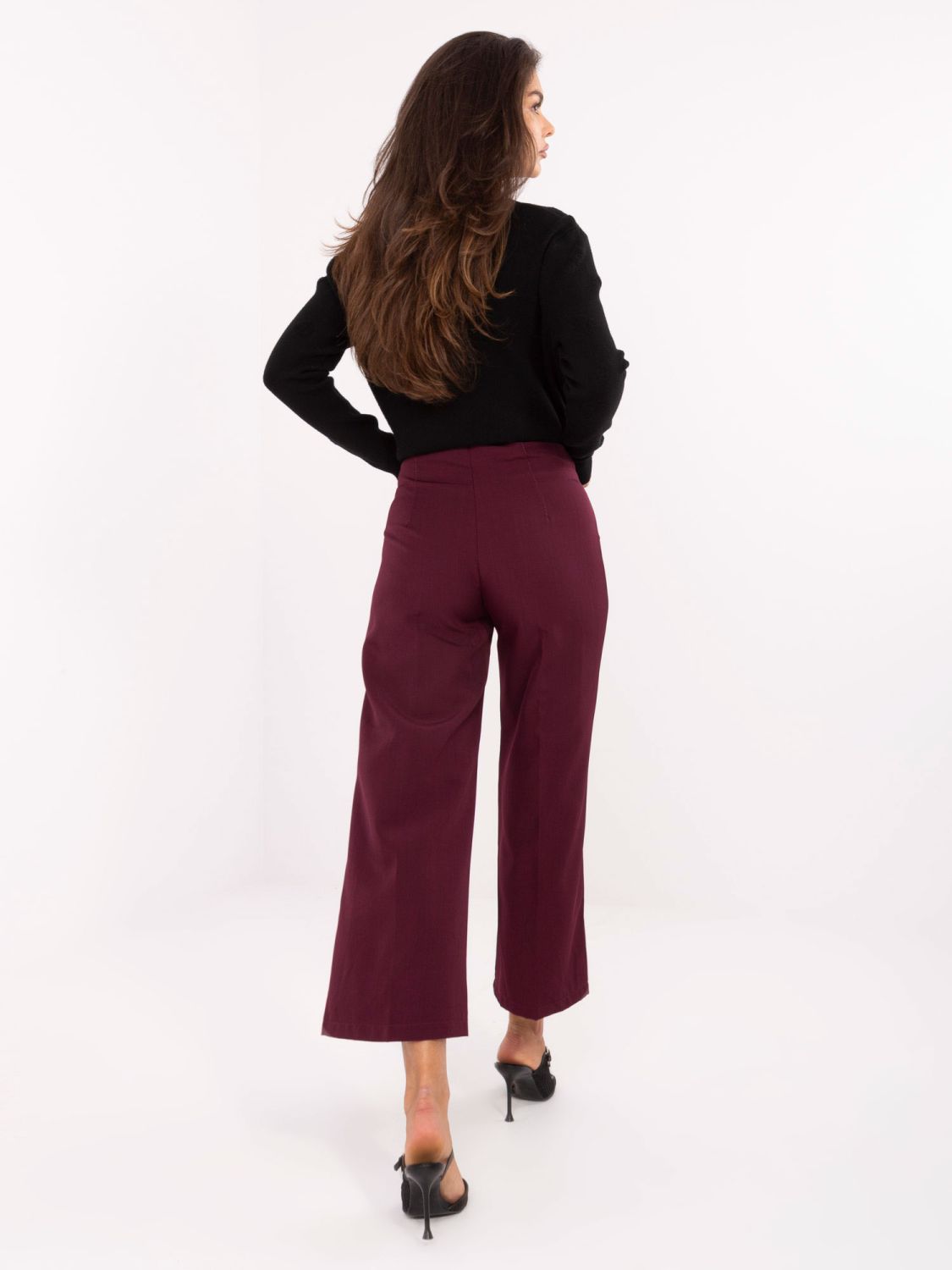 Elegant Wide-Leg Pants in Burgundy