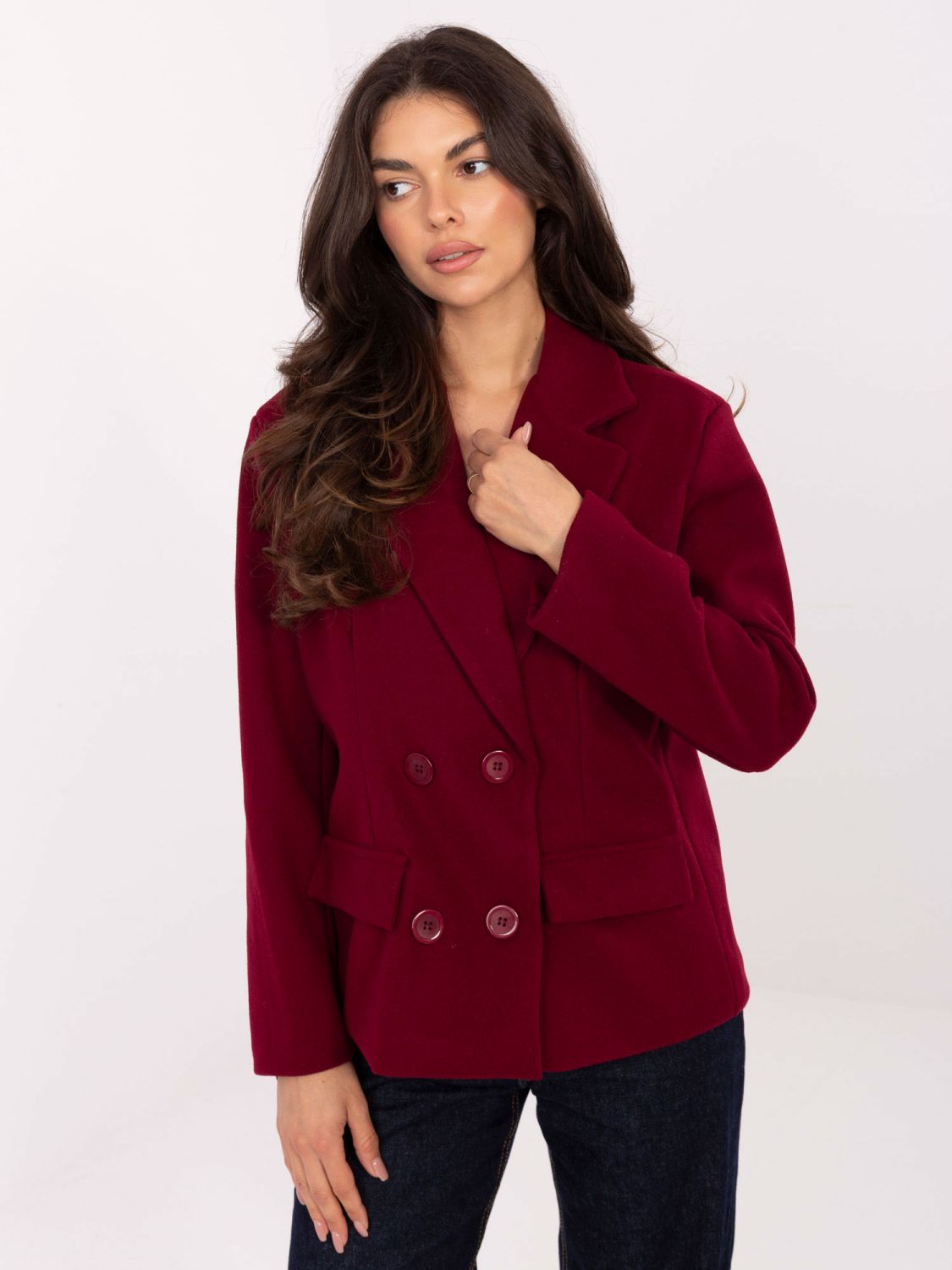 Elegant short coat in burgundy