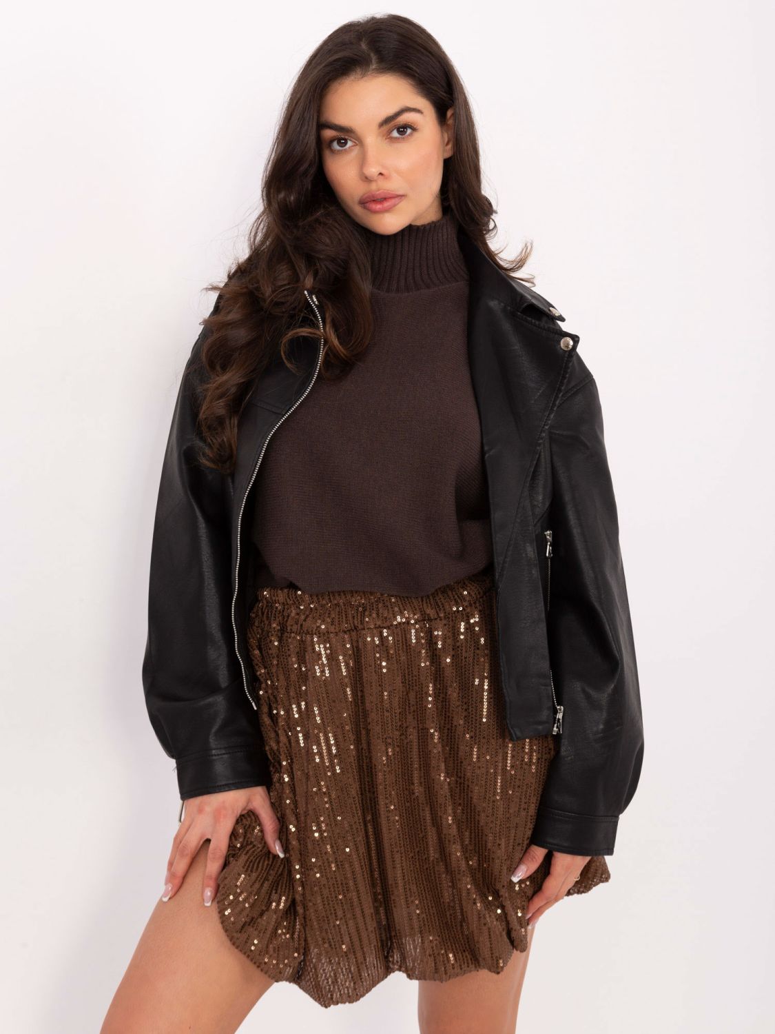 Brown mini skirt with sequins and lining
