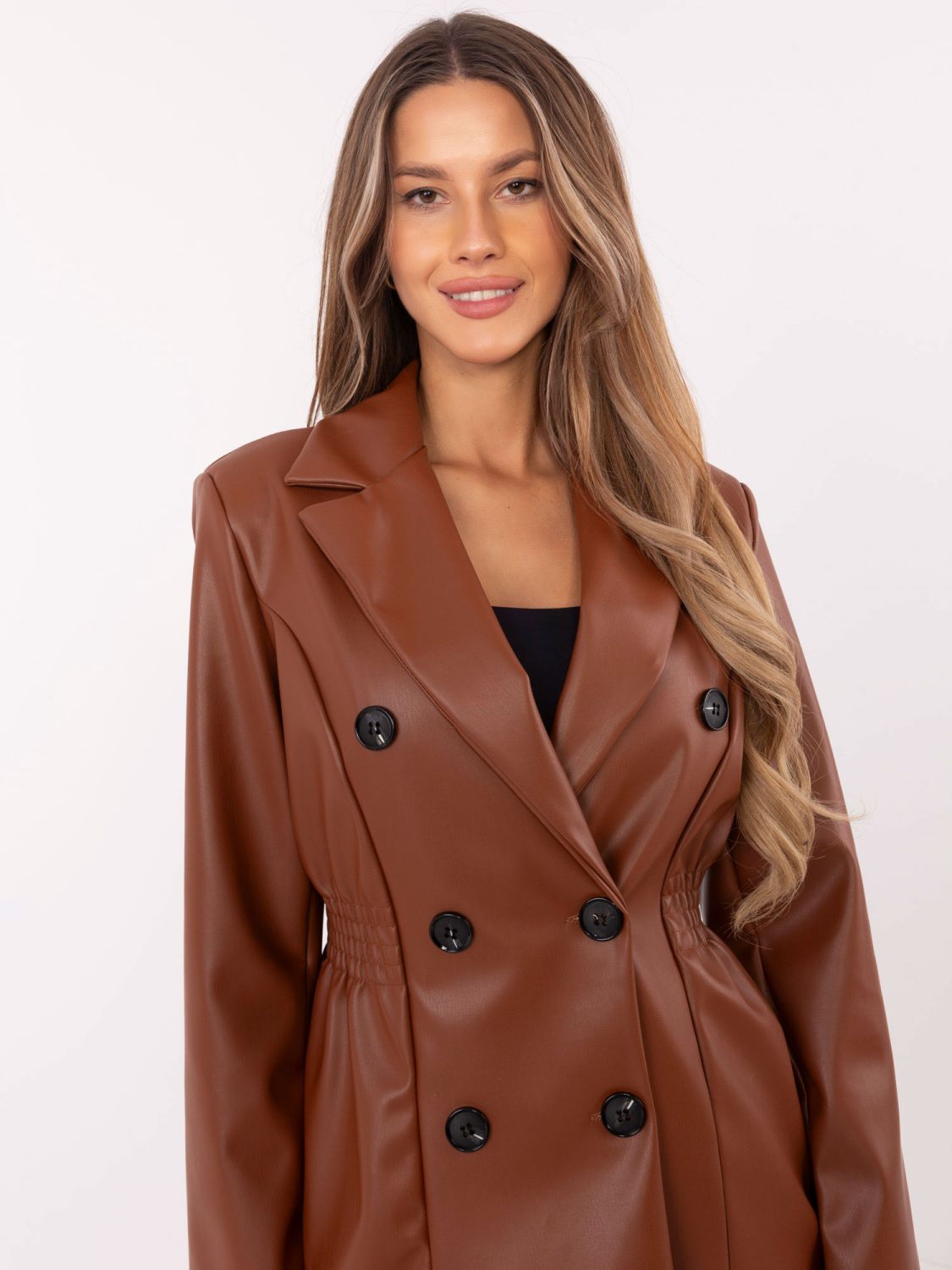 Brown blazer with double-breasted closure