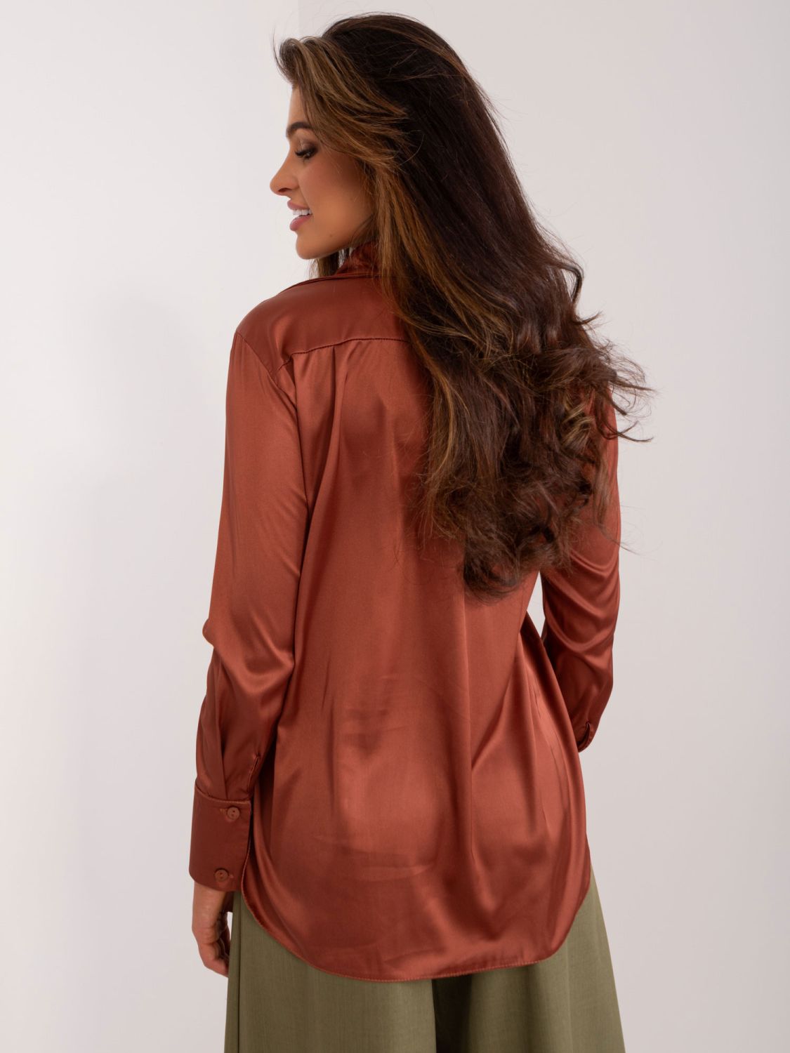 Elegant brown women's shirt with long sleeves