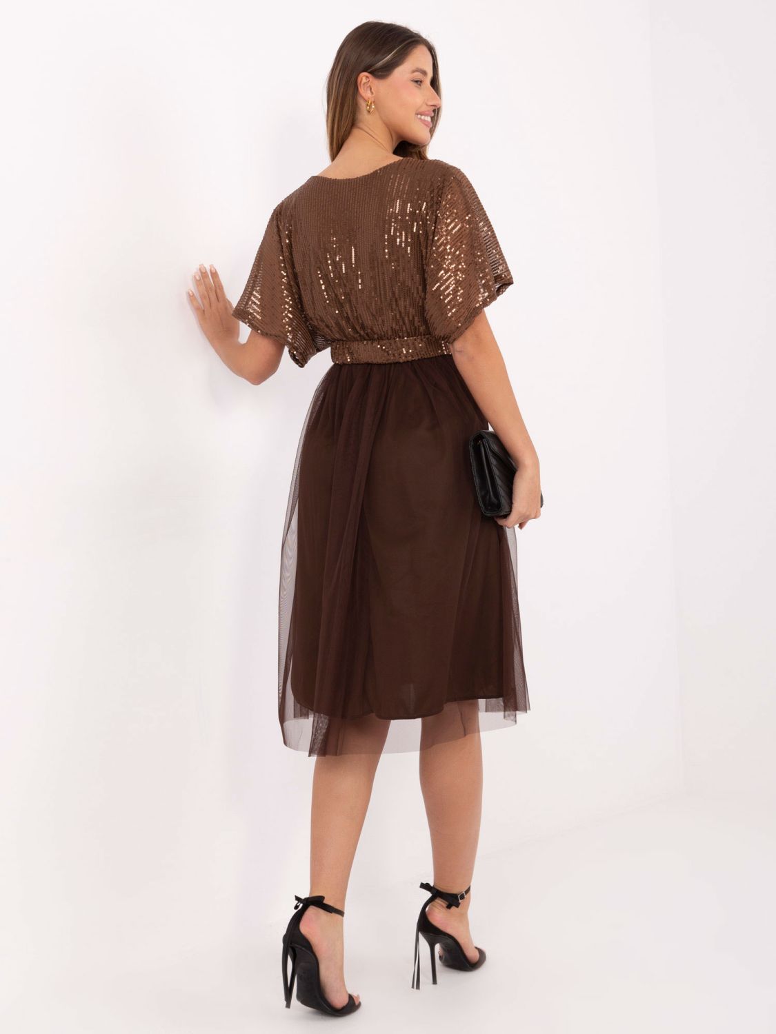 Brown midi dress with appliqué and belt