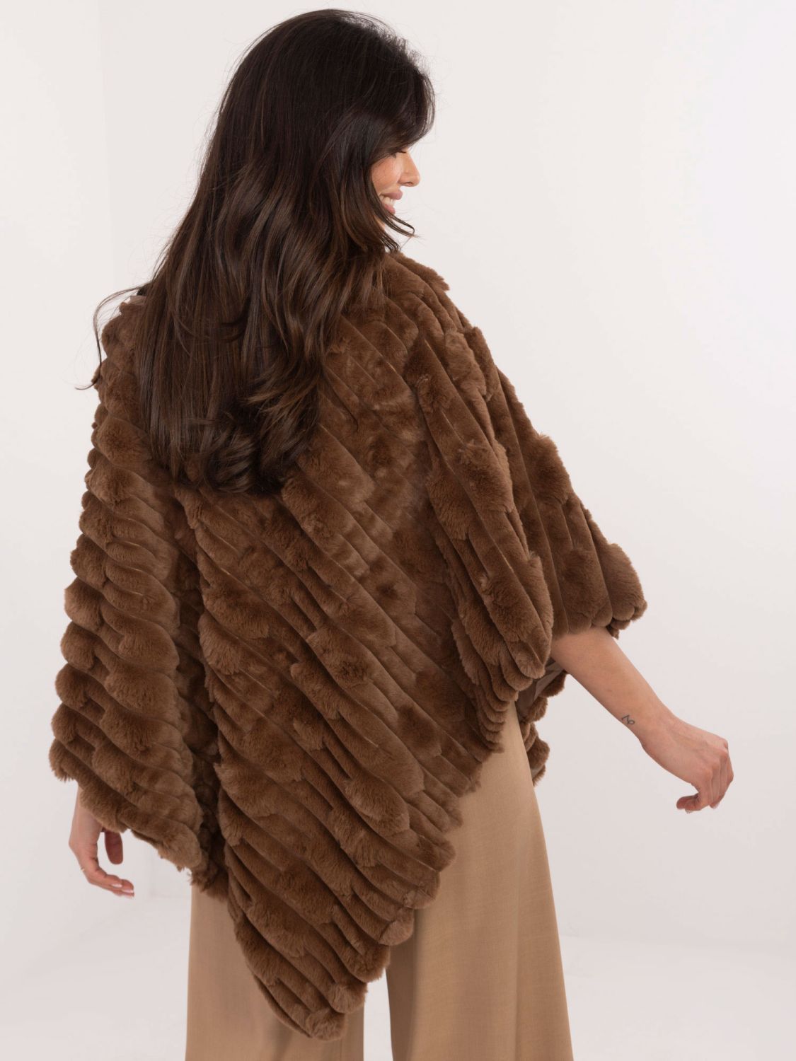 Brown poncho with lining and short sleeves