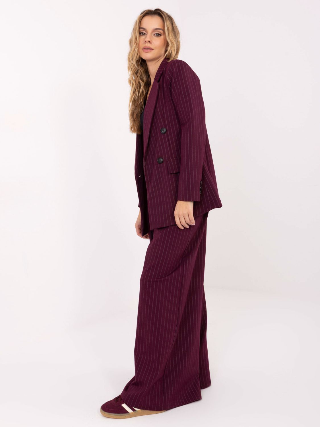 Elegant burgundy striped blazer