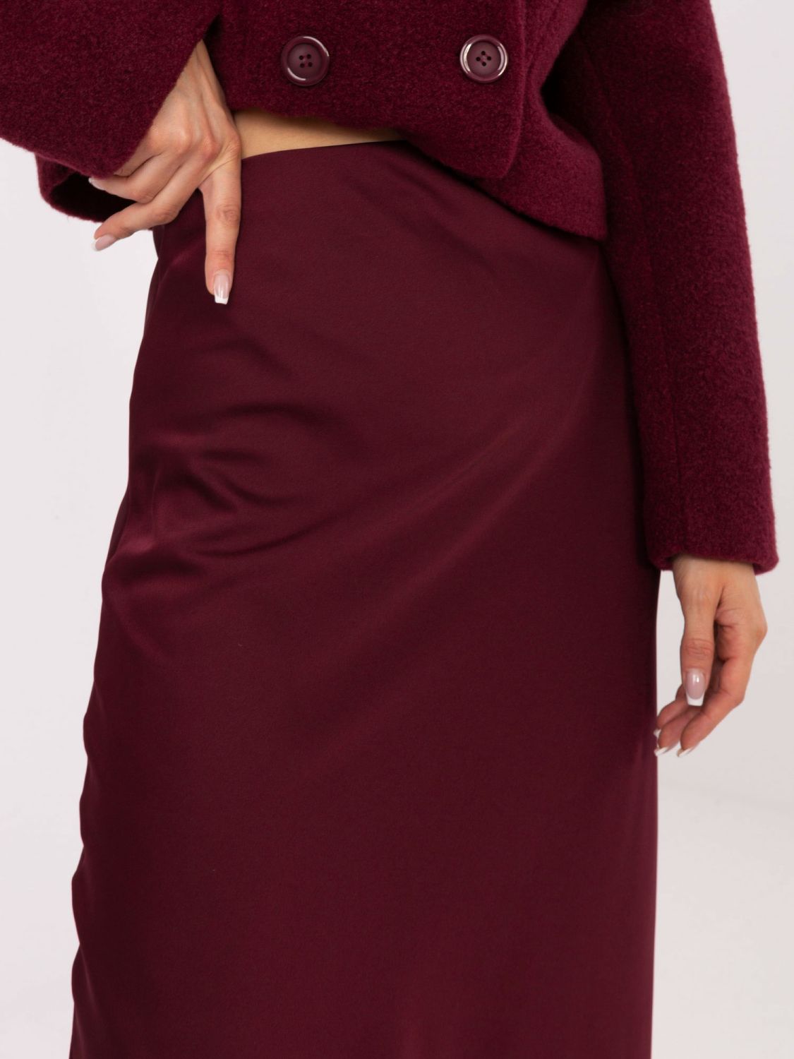 Elegant burgundy maxi skirt