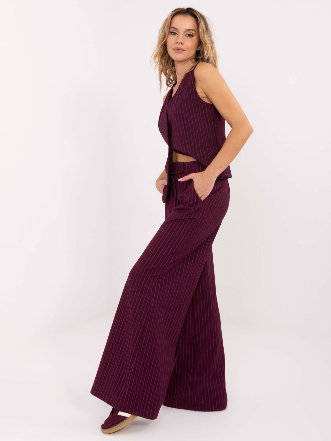 Elegant wide-leg striped trousers, burgundy
