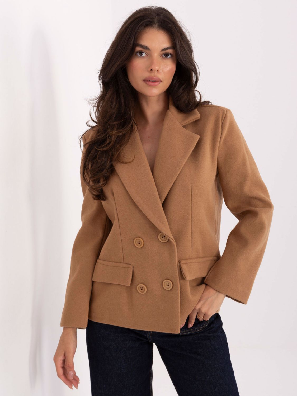 Short elegant transitional coat in brown
