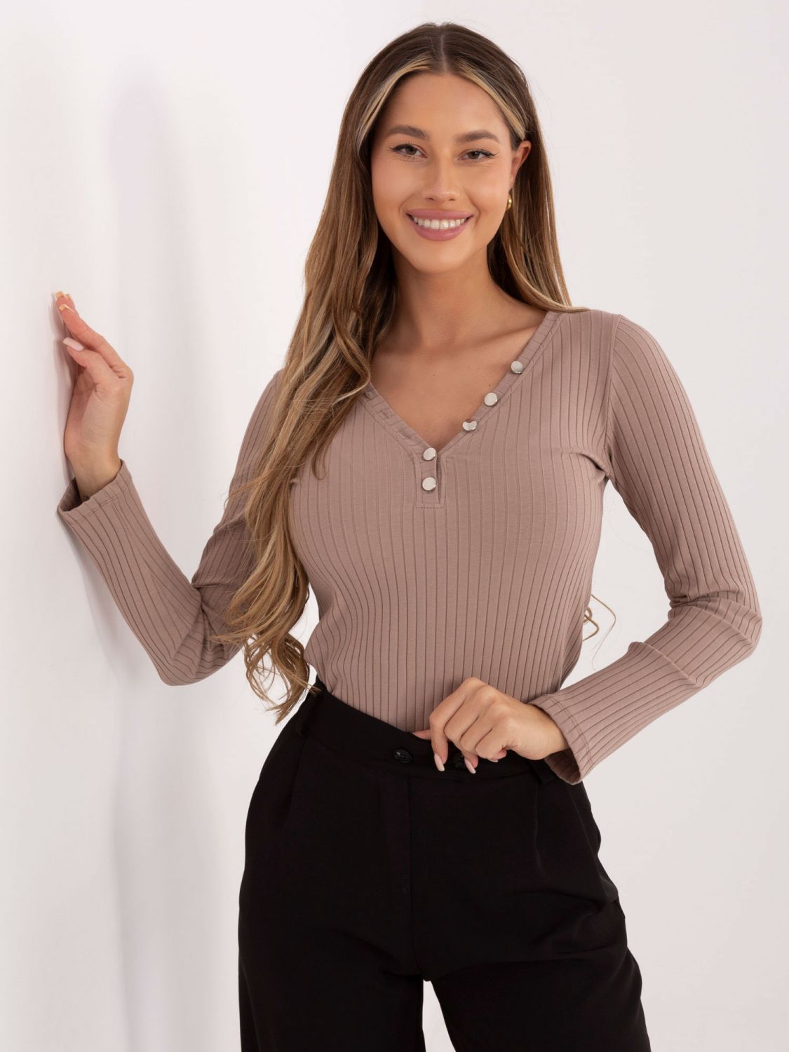 Beige ribbed blouse with V-neck and buttons