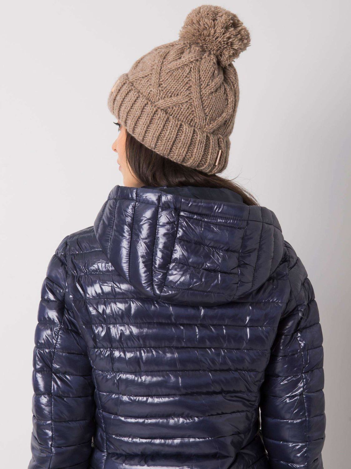 Winter hat in dark beige with lining