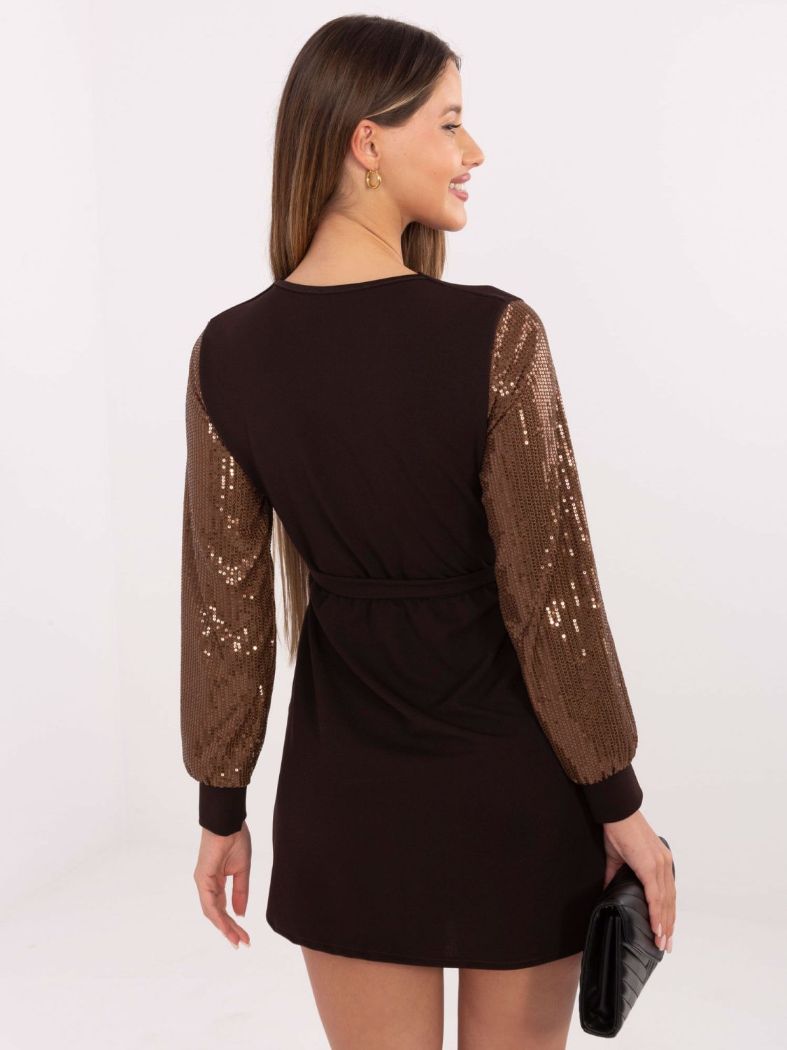 Elegant mini dress with sequins in brown